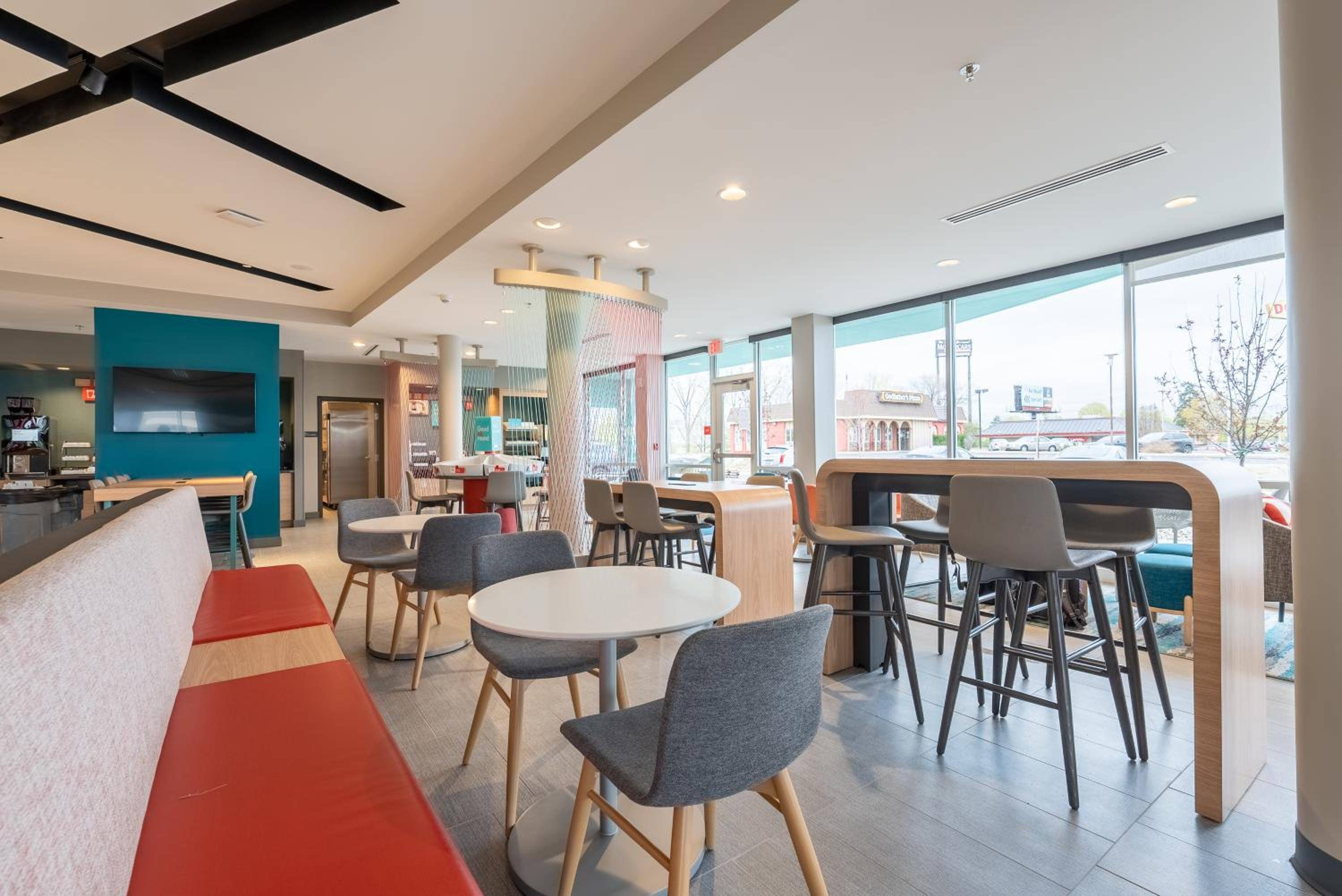 avid hotels - Kalamazoo East by IHG