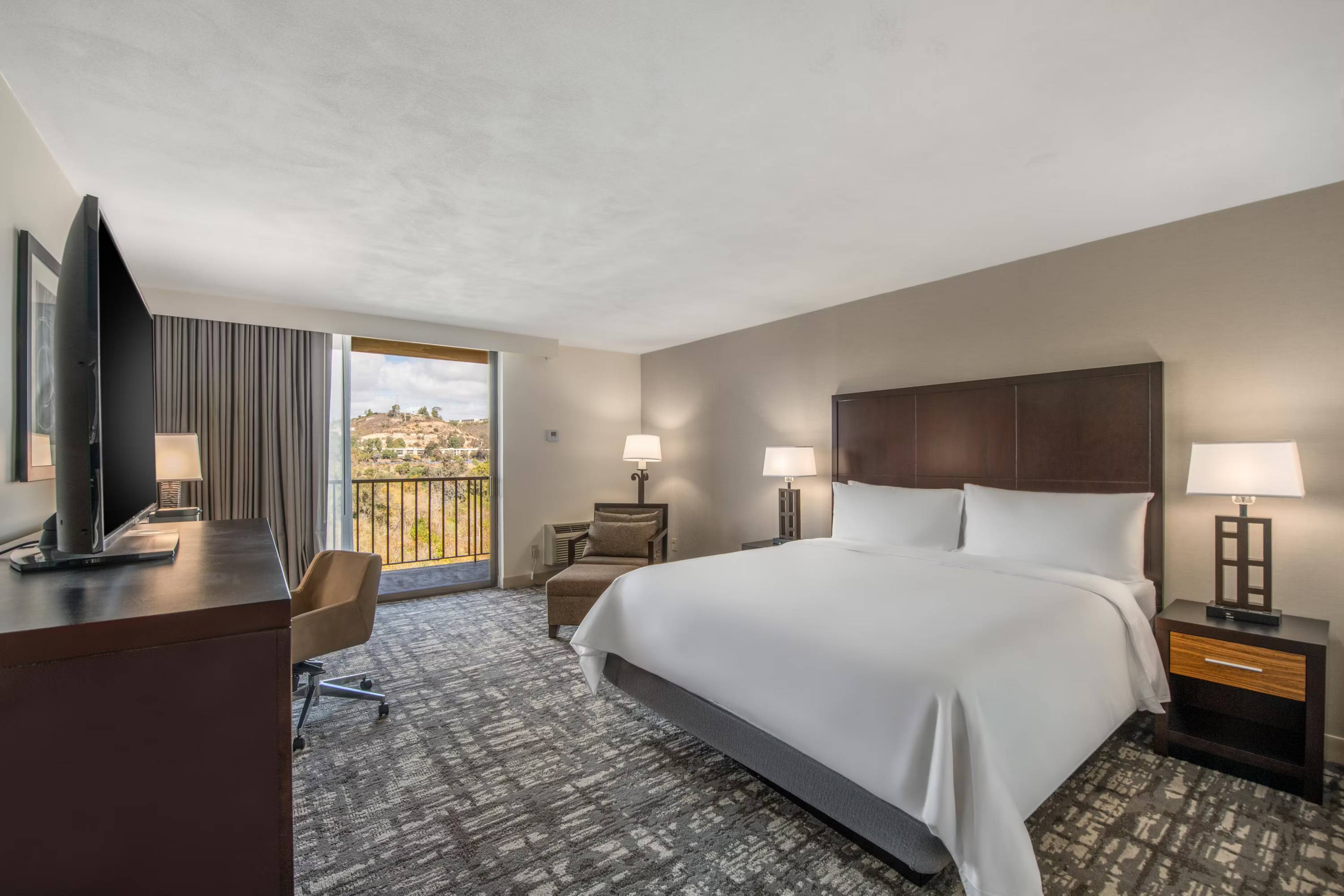 Crowne Plaza Hotel Mission Valley by IHG