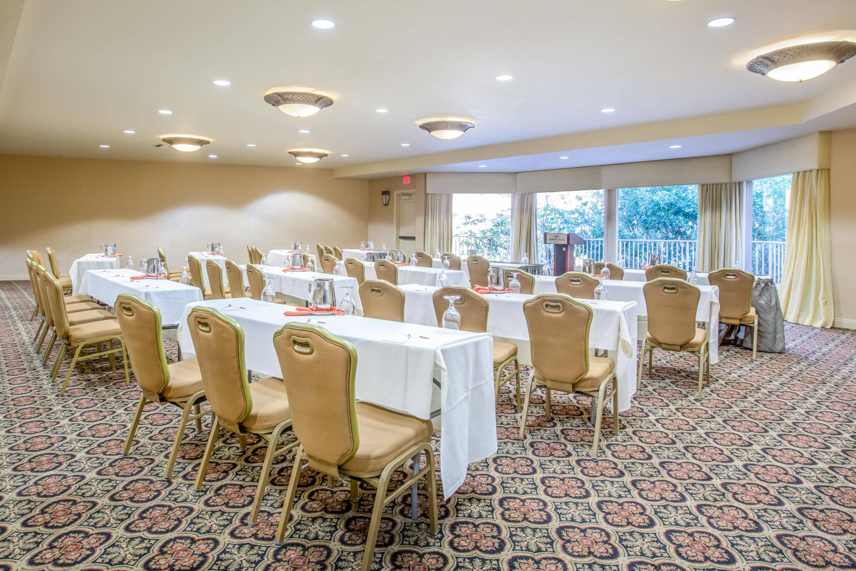 Crowne Plaza Hotel Mission Valley by IHG