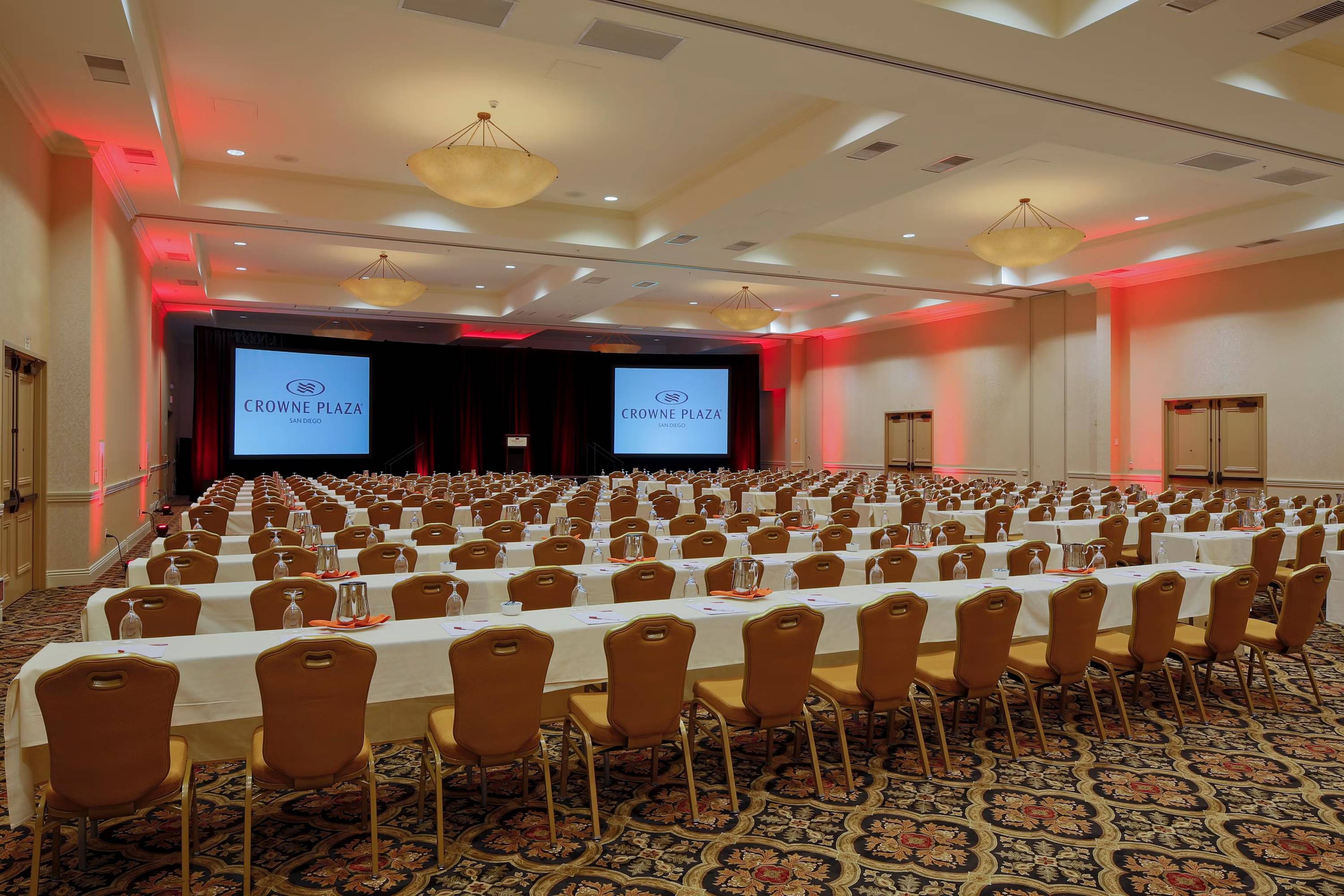 Crowne Plaza Hotel Mission Valley by IHG