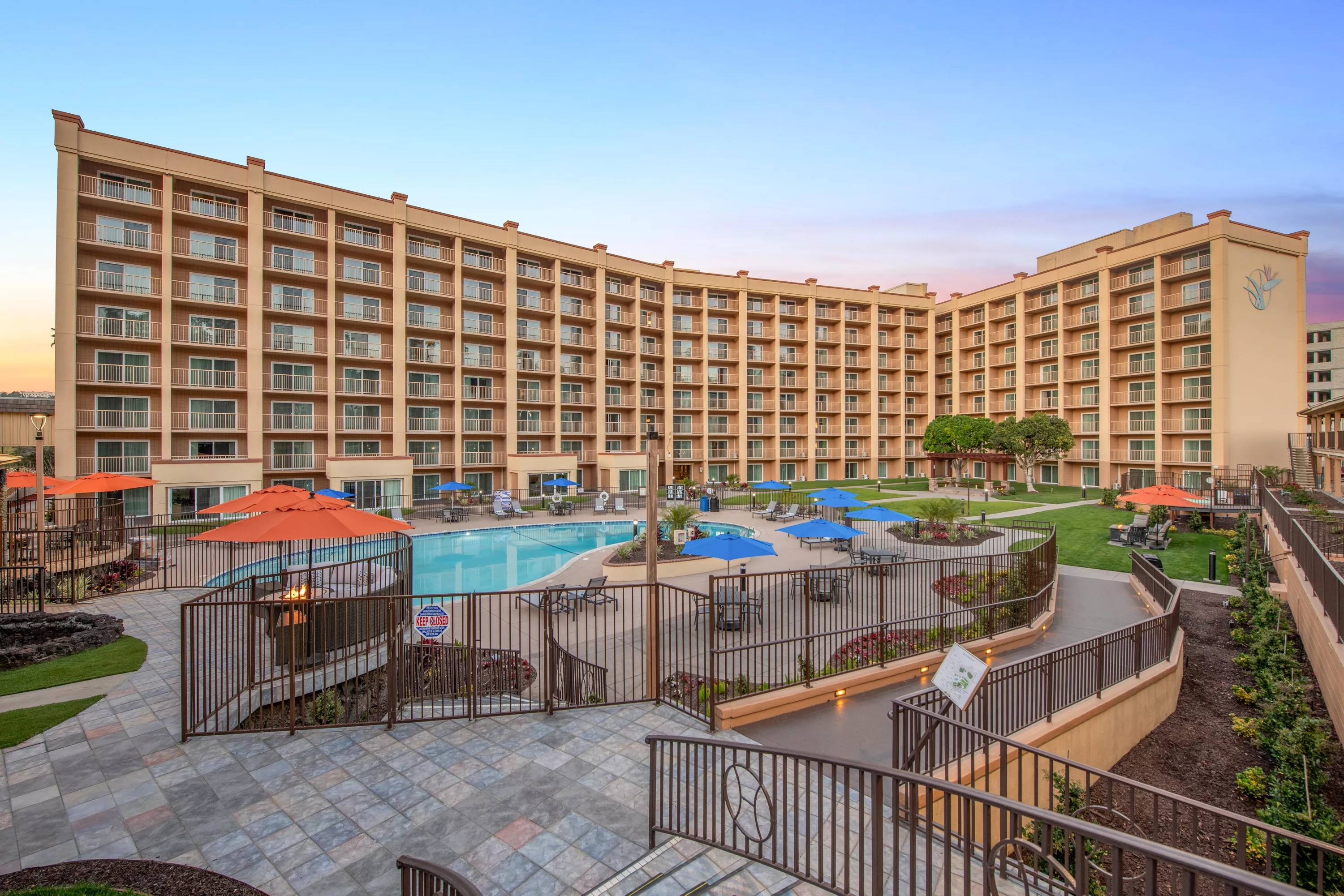 Crowne Plaza Hotel Mission Valley by IHG