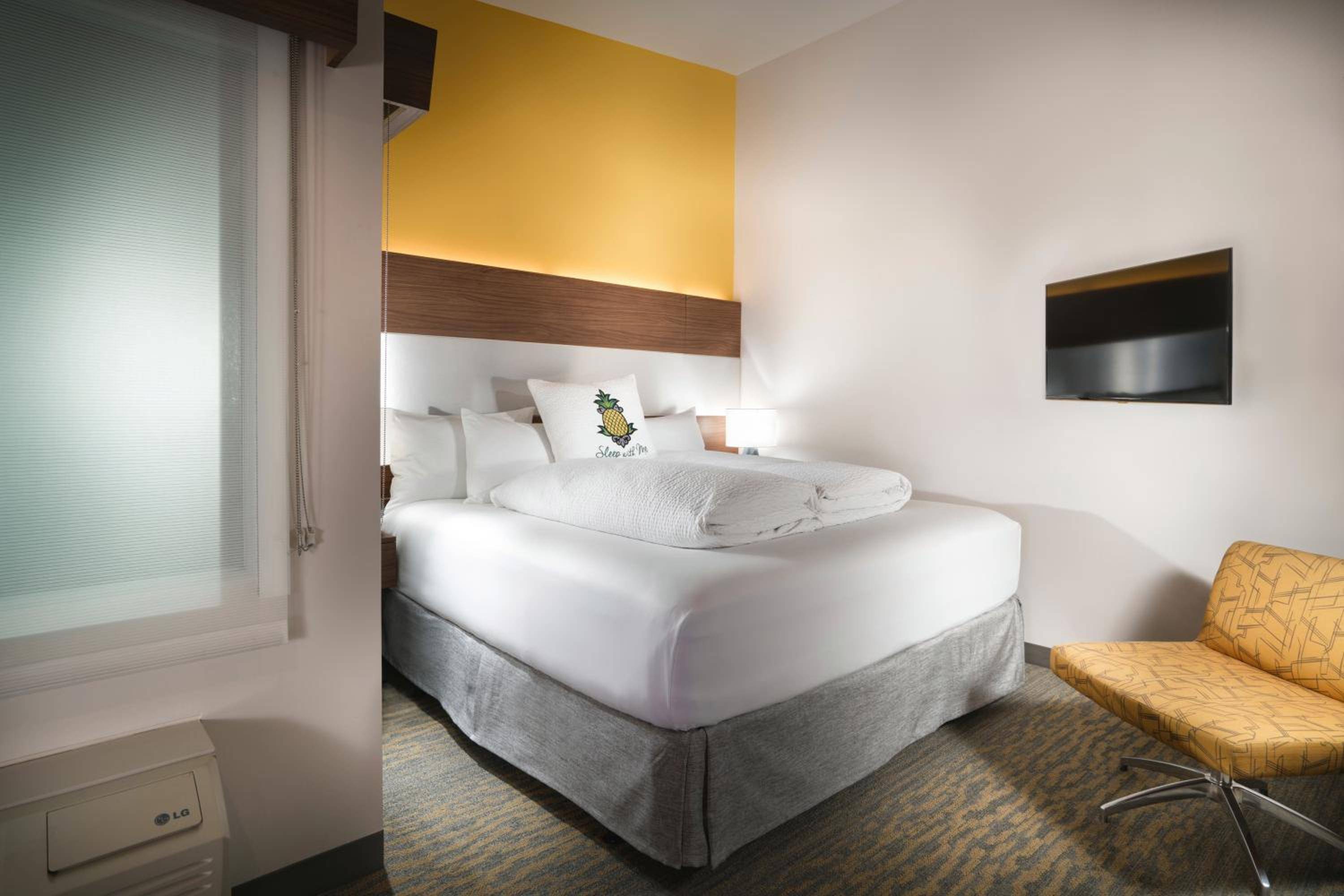 Staypineapple, Hotel Z, Gaslamp San Diego
