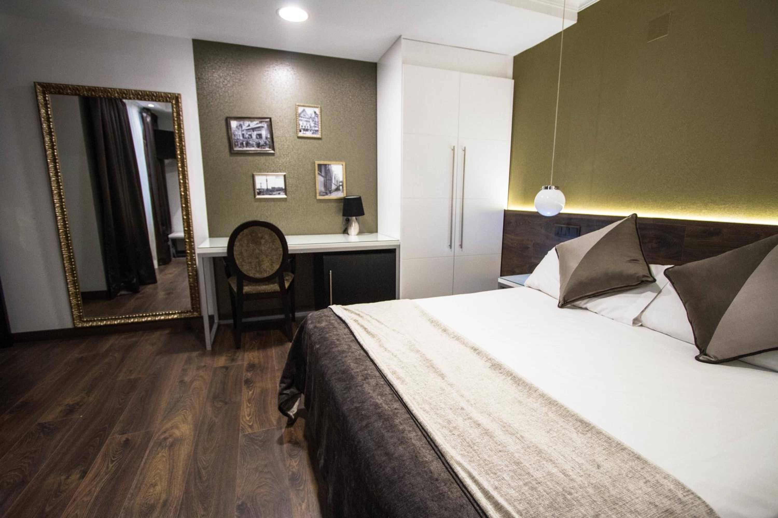 Hotel Moderno BCN
