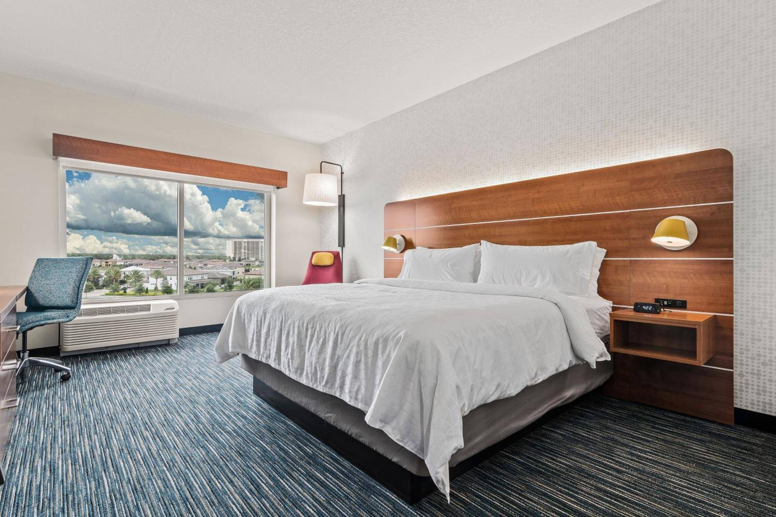 Holiday Inn Express & Suites Orlando - Lake Buena Vista by IHG