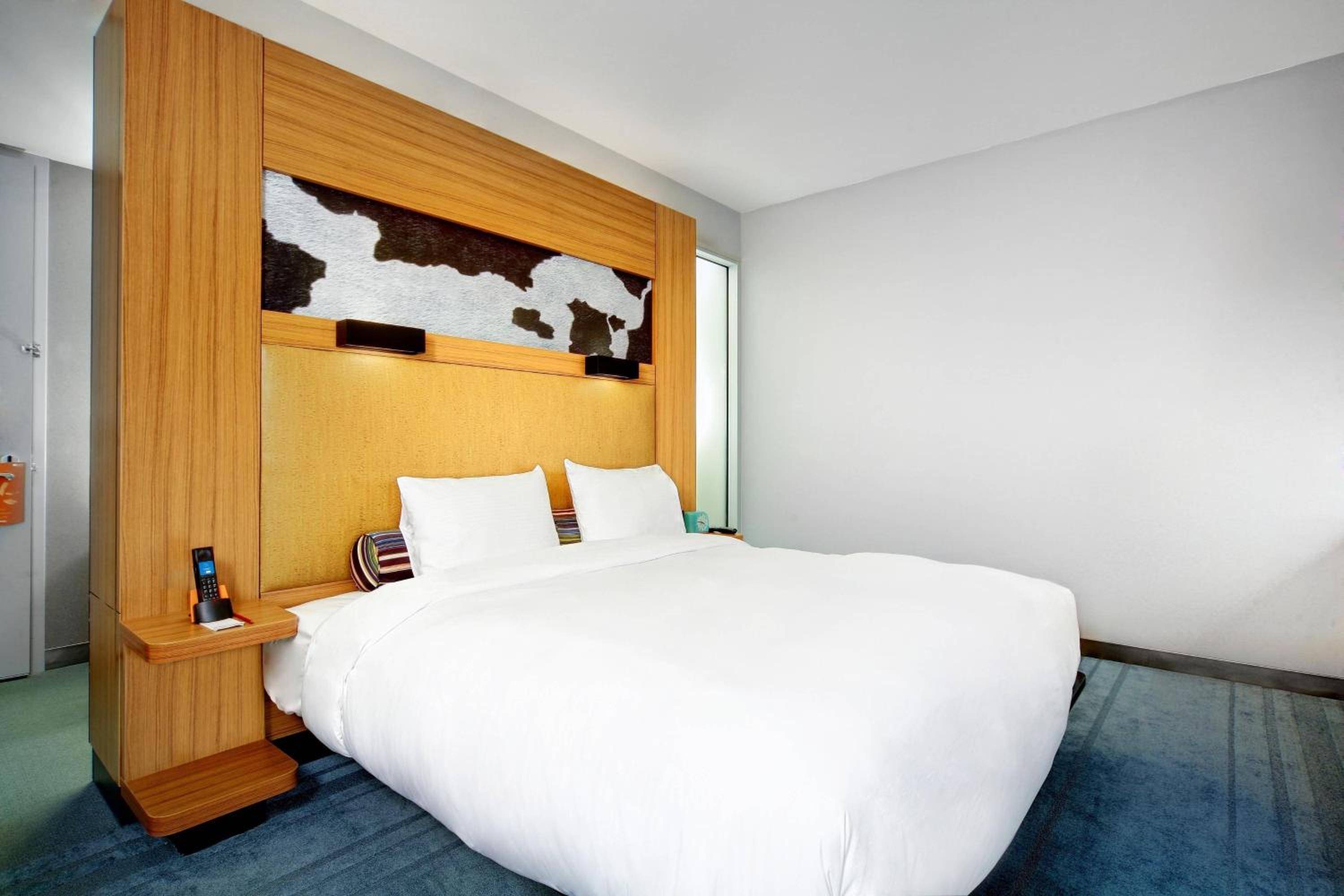 Aloft Bolingbrook