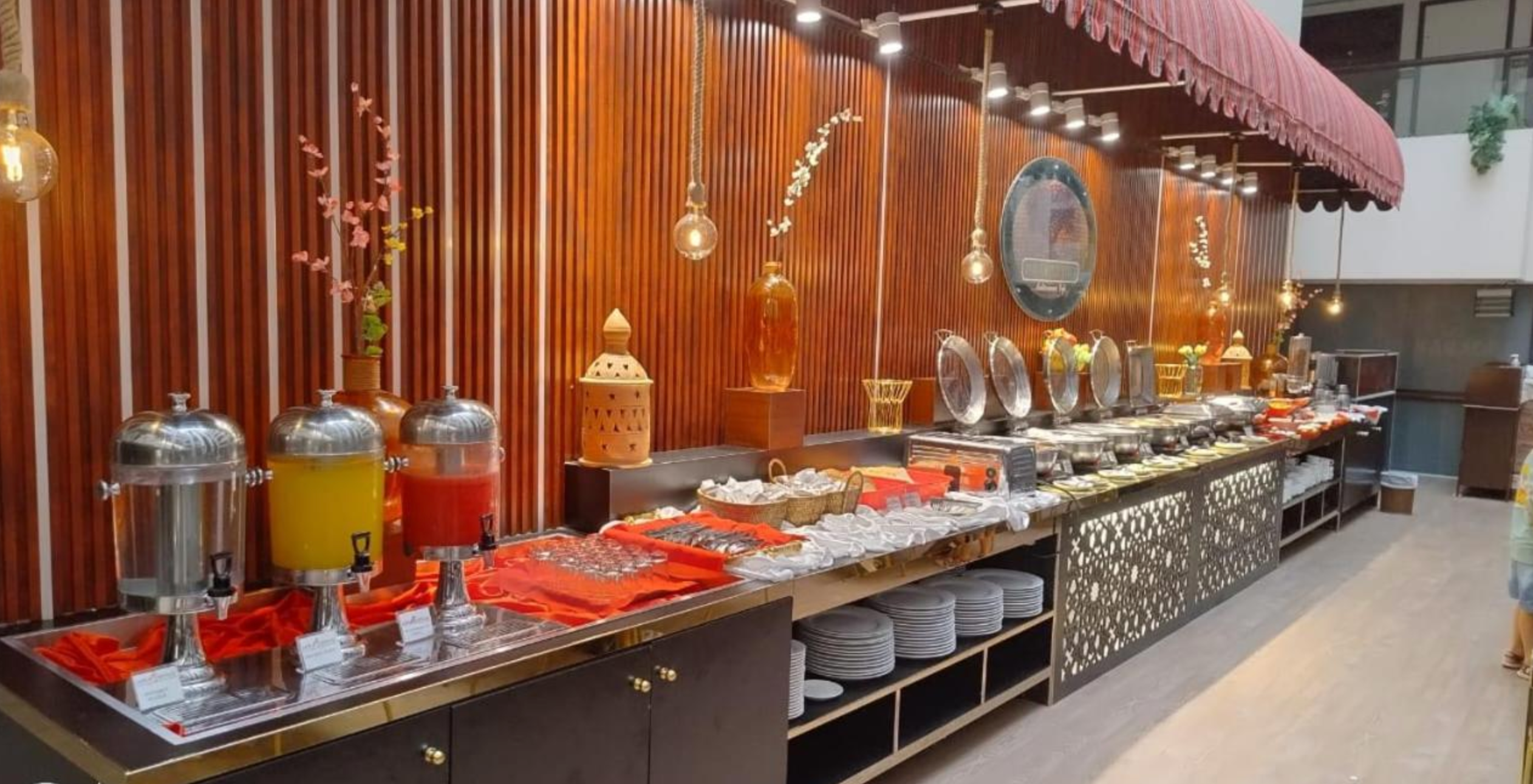 Aavri Hotel
