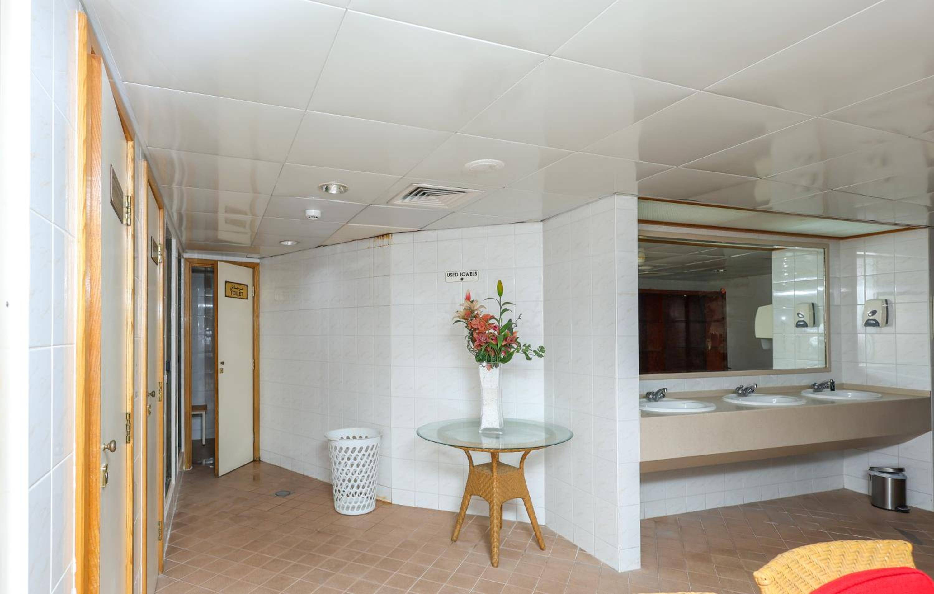 Aavri Hotel