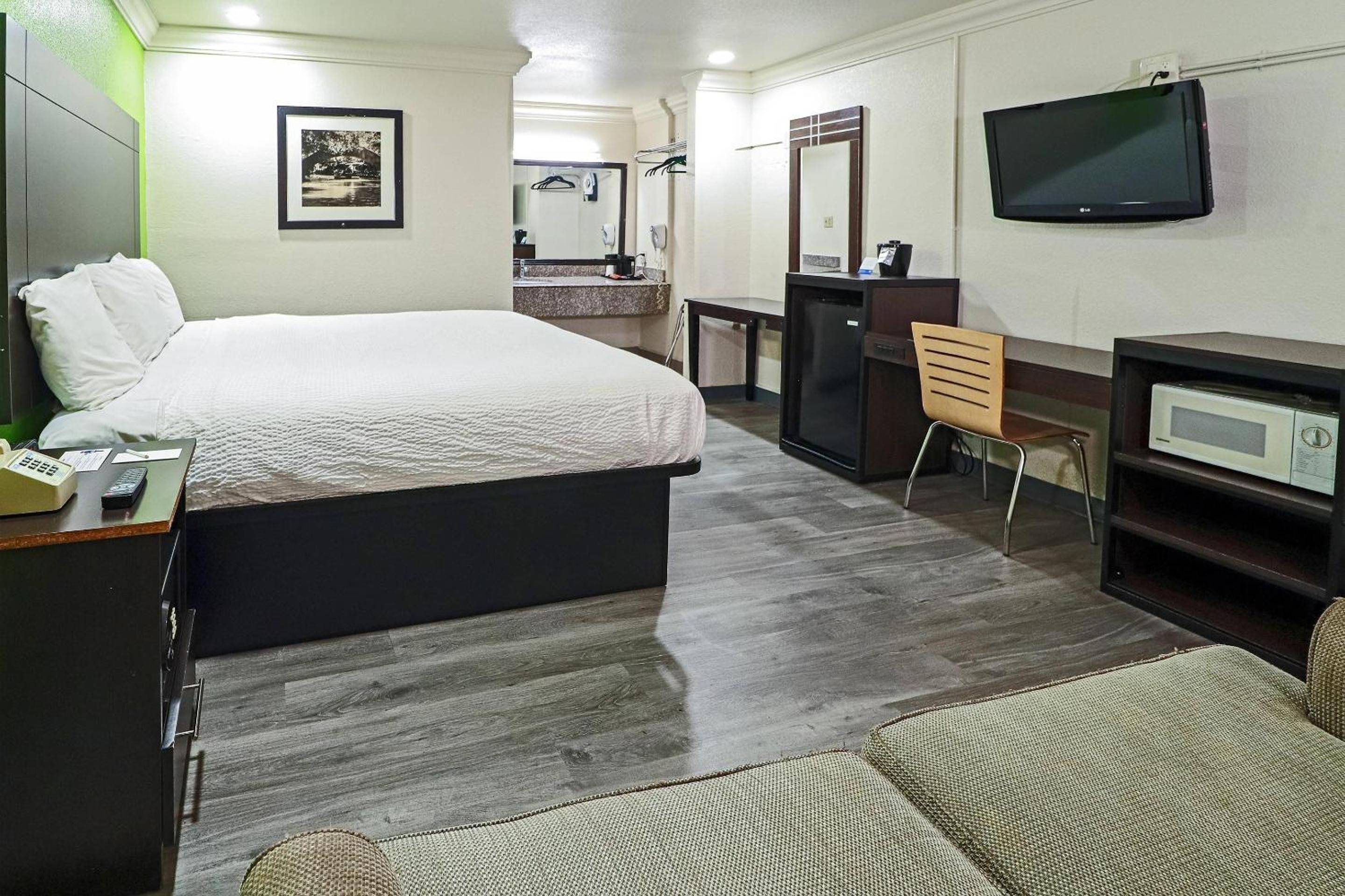 Rodeway Inn San Antonio Lackland AFB - SeaWorld