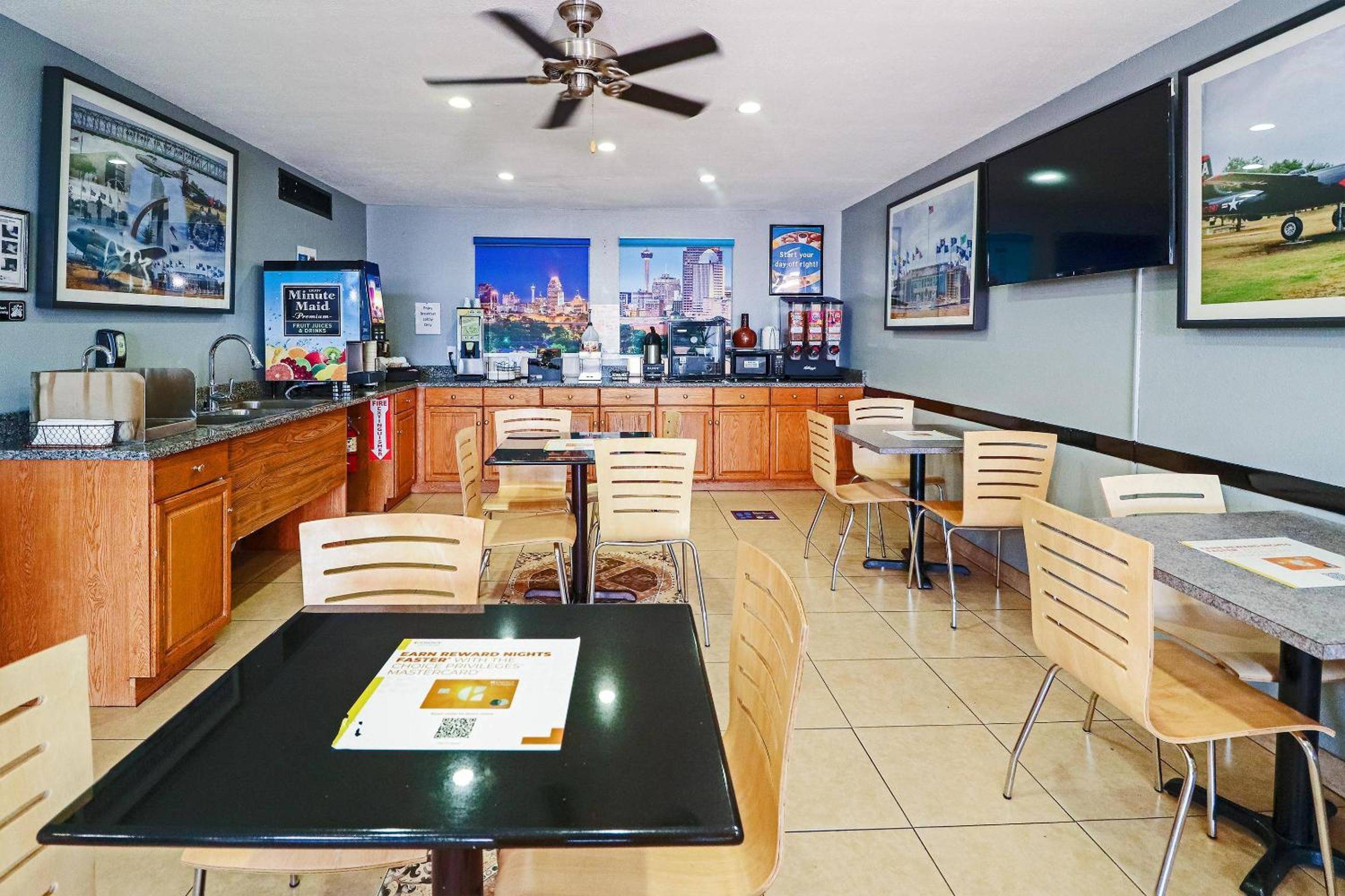 Rodeway Inn San Antonio Lackland AFB - SeaWorld