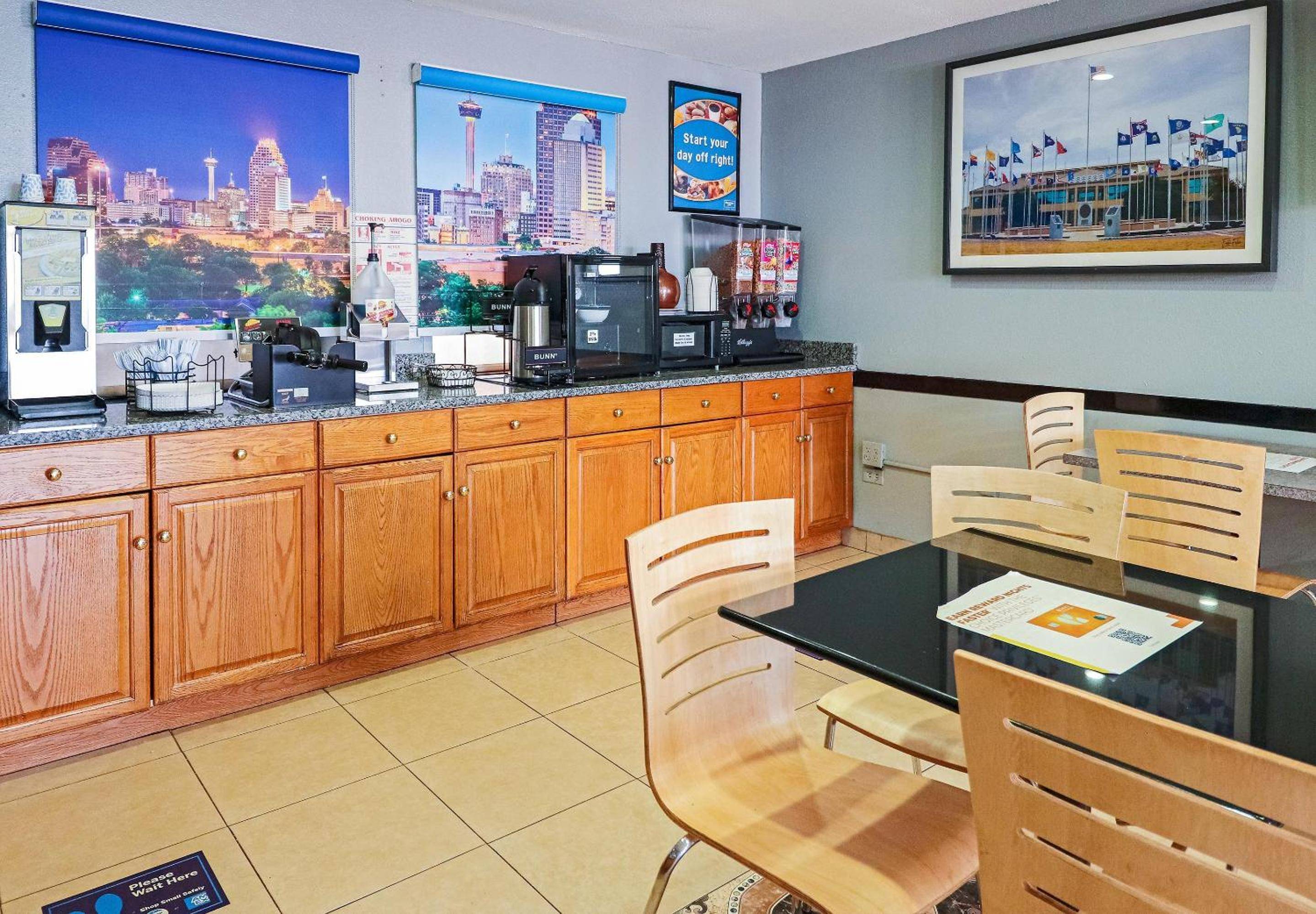 Rodeway Inn San Antonio Lackland AFB - SeaWorld