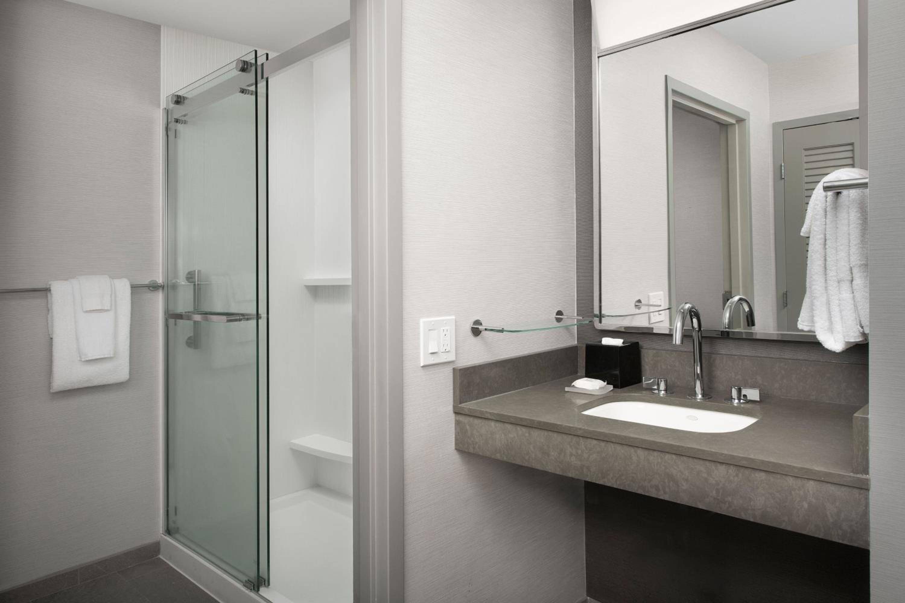Courtyard by Marriott Savannah Downtown - Historic District