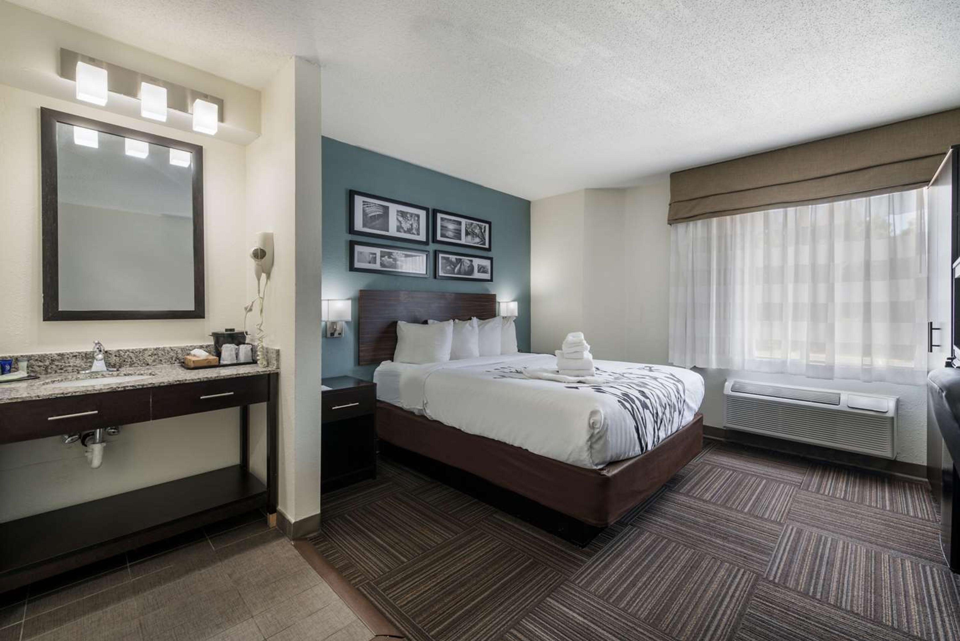 Sleep Inn & Suites Chesapeake – Portsmouth