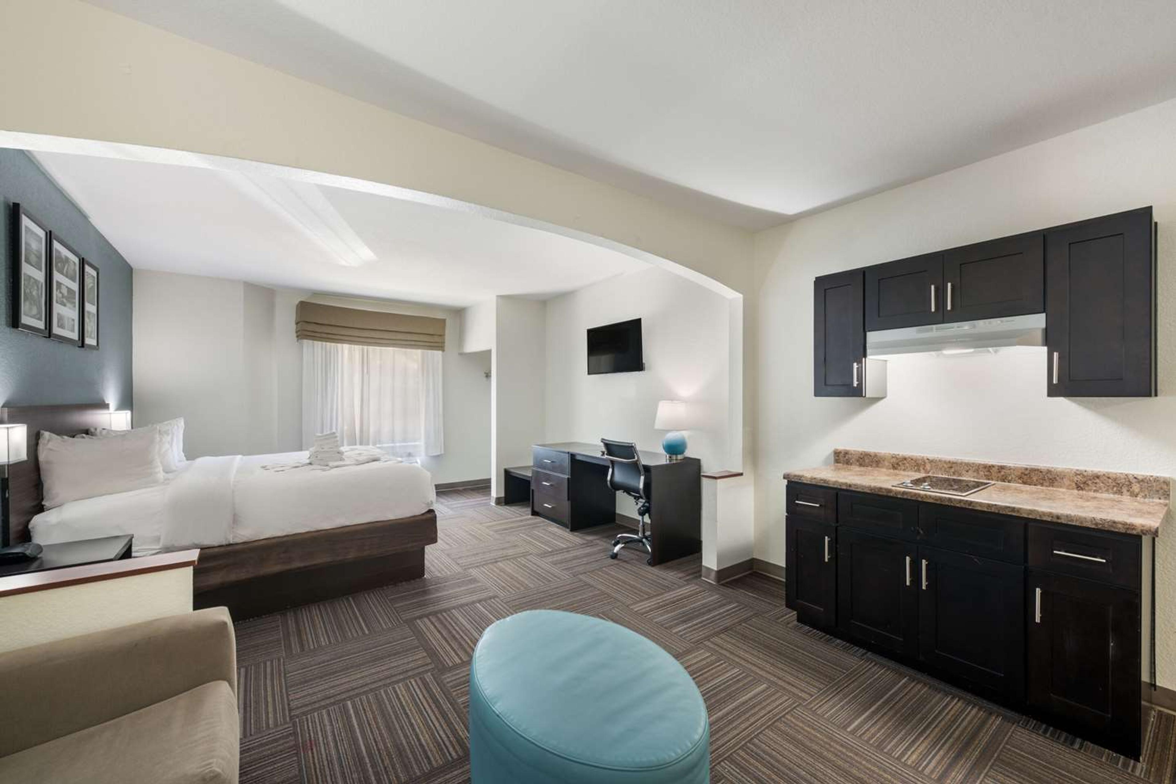 Sleep Inn & Suites Chesapeake – Portsmouth