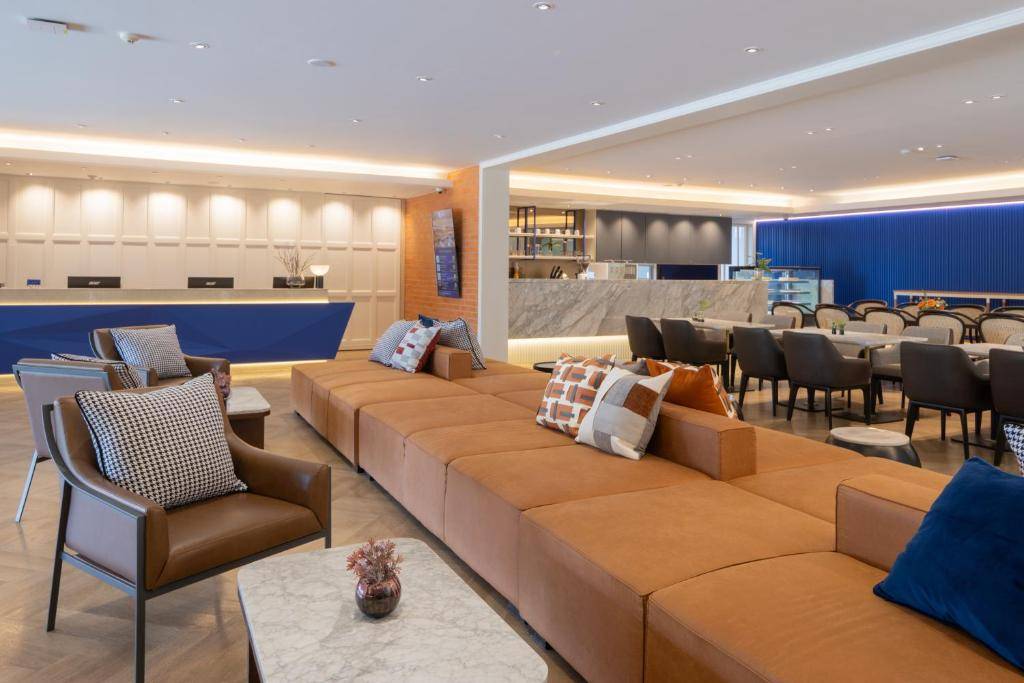 Blue Hippo & Red Crocodile Hotel