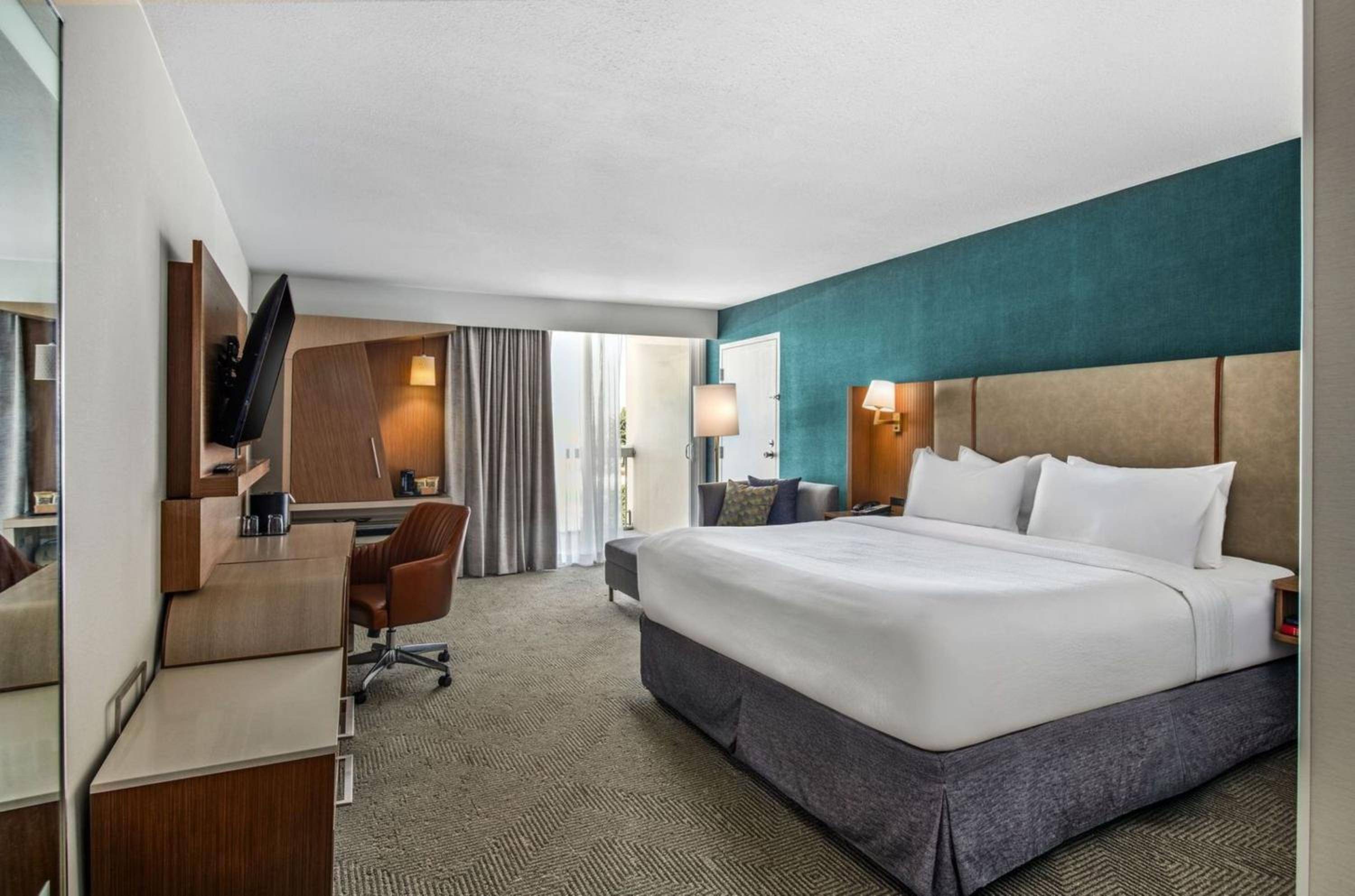 Holiday Inn Oxnard - Ventura by IHG