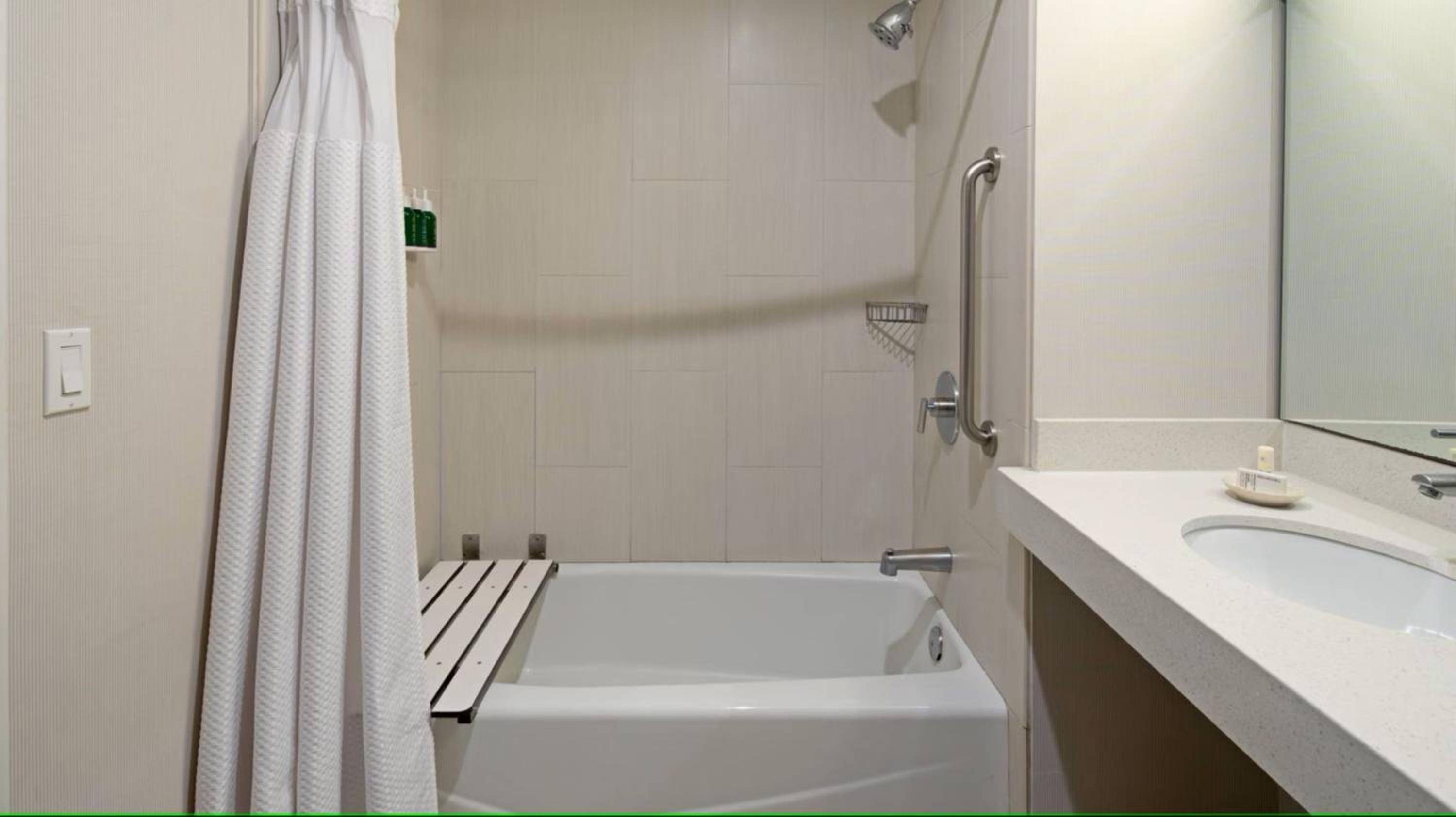 Holiday Inn Oxnard - Ventura by IHG