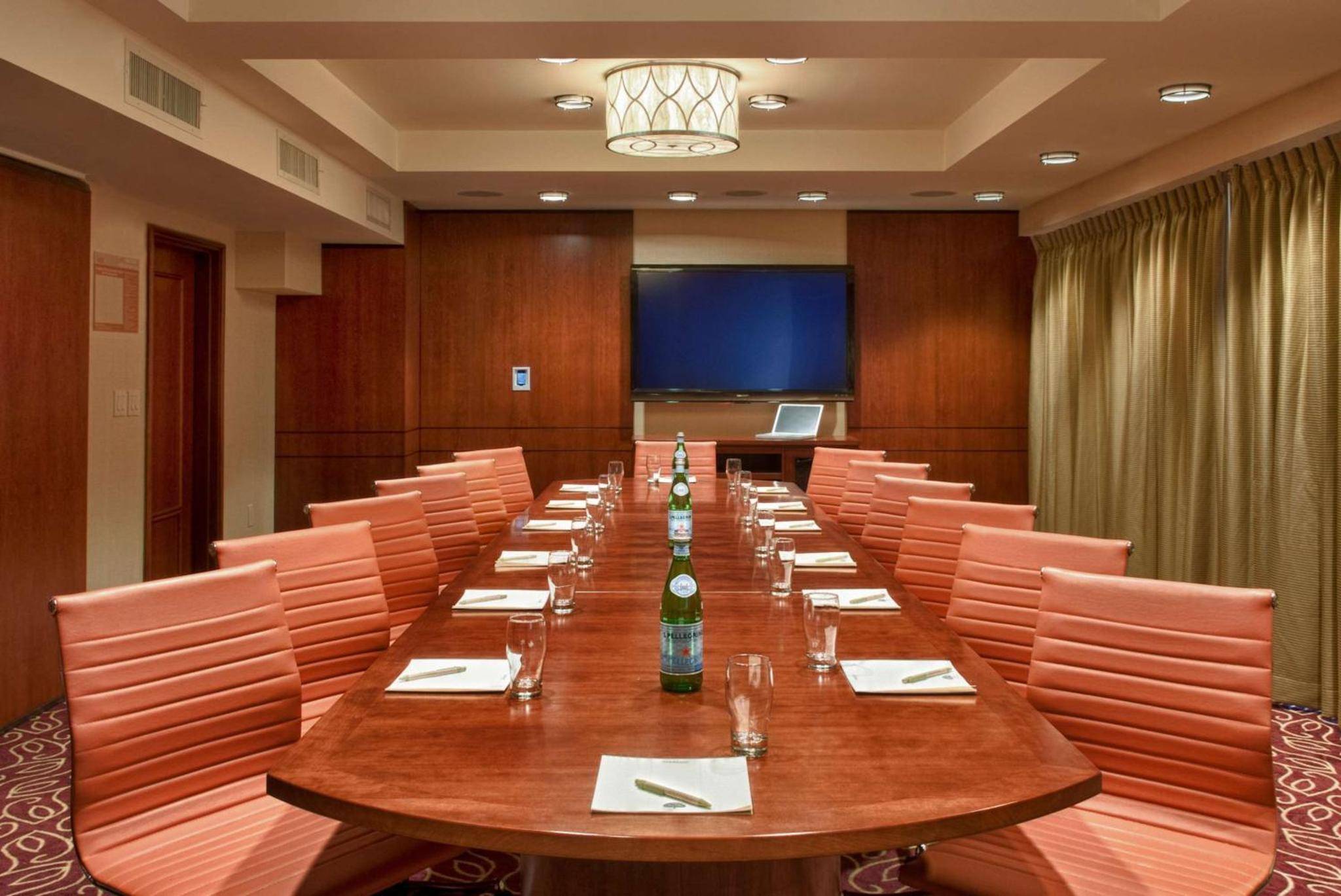 Viana Hotel & Spa
