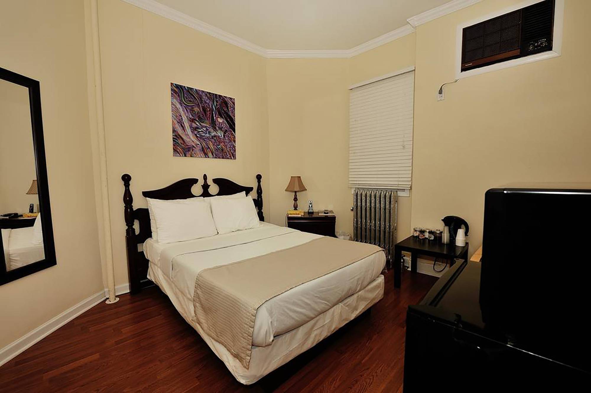 Midwood Suites 1078