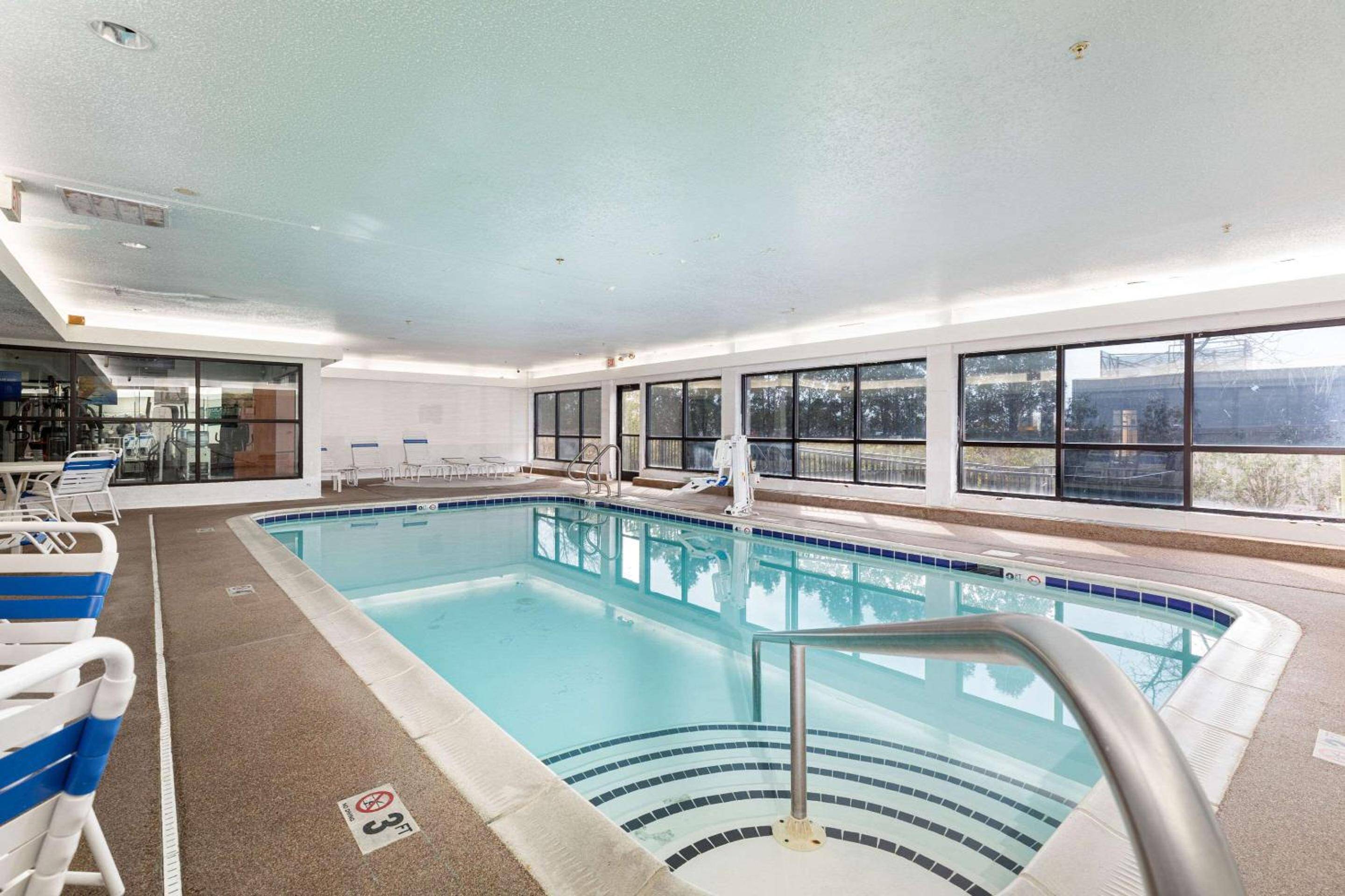 Comfort Suites Lombard/Addison