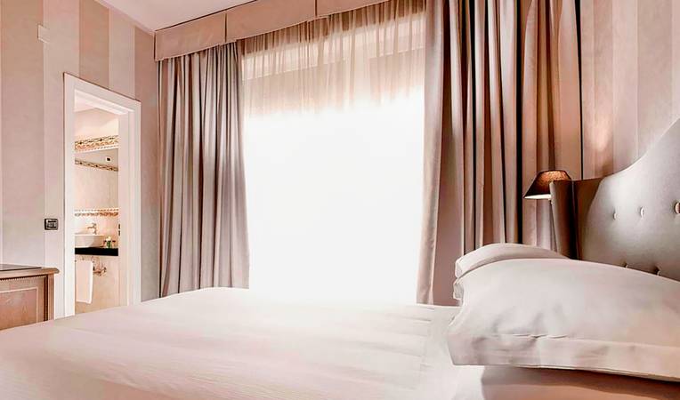 Hotel Diplomat