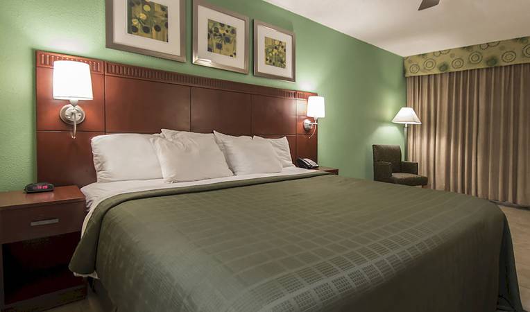 Quality Inn & Suites Hollywood Boulevard