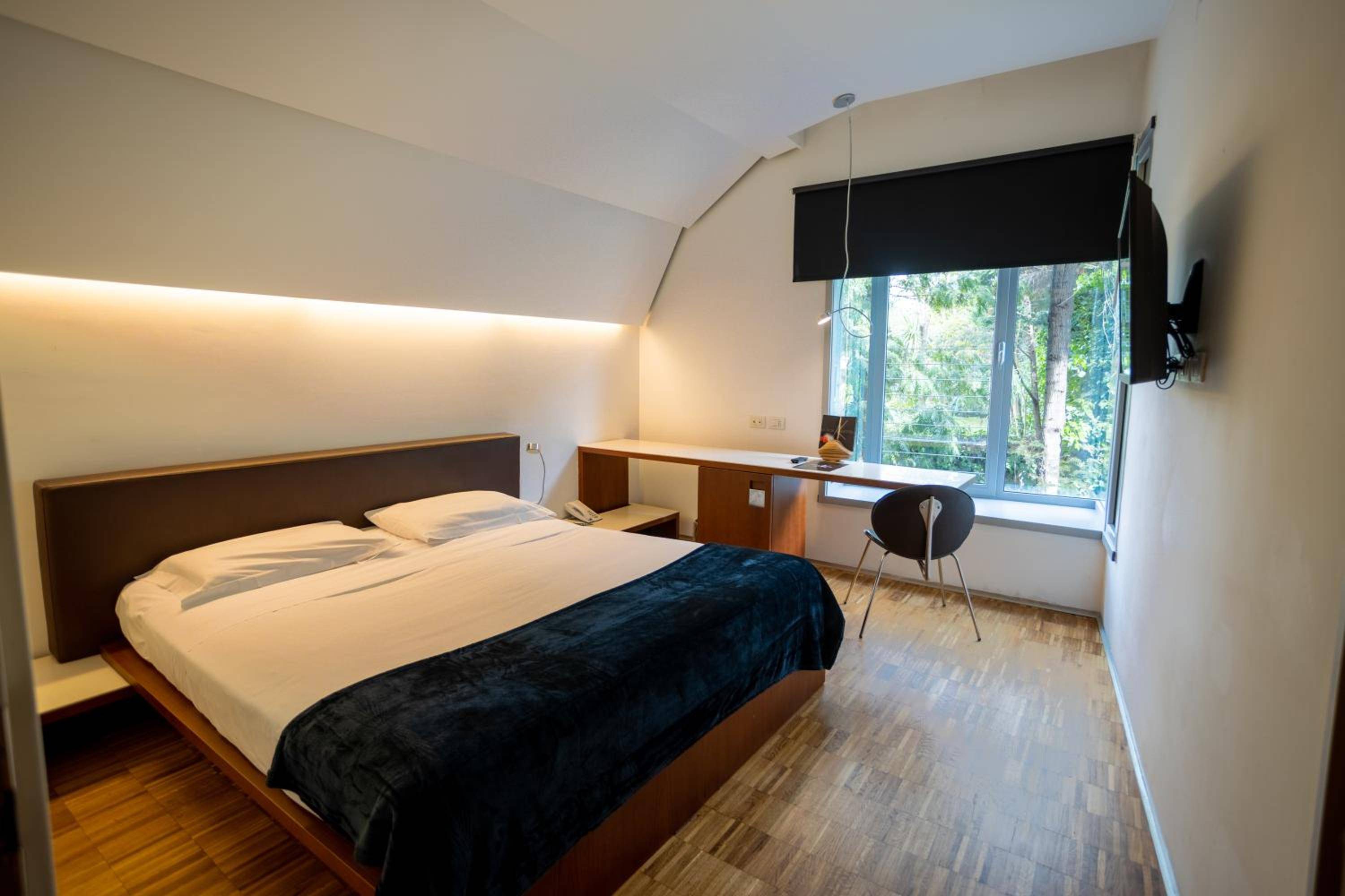 Black Hotel