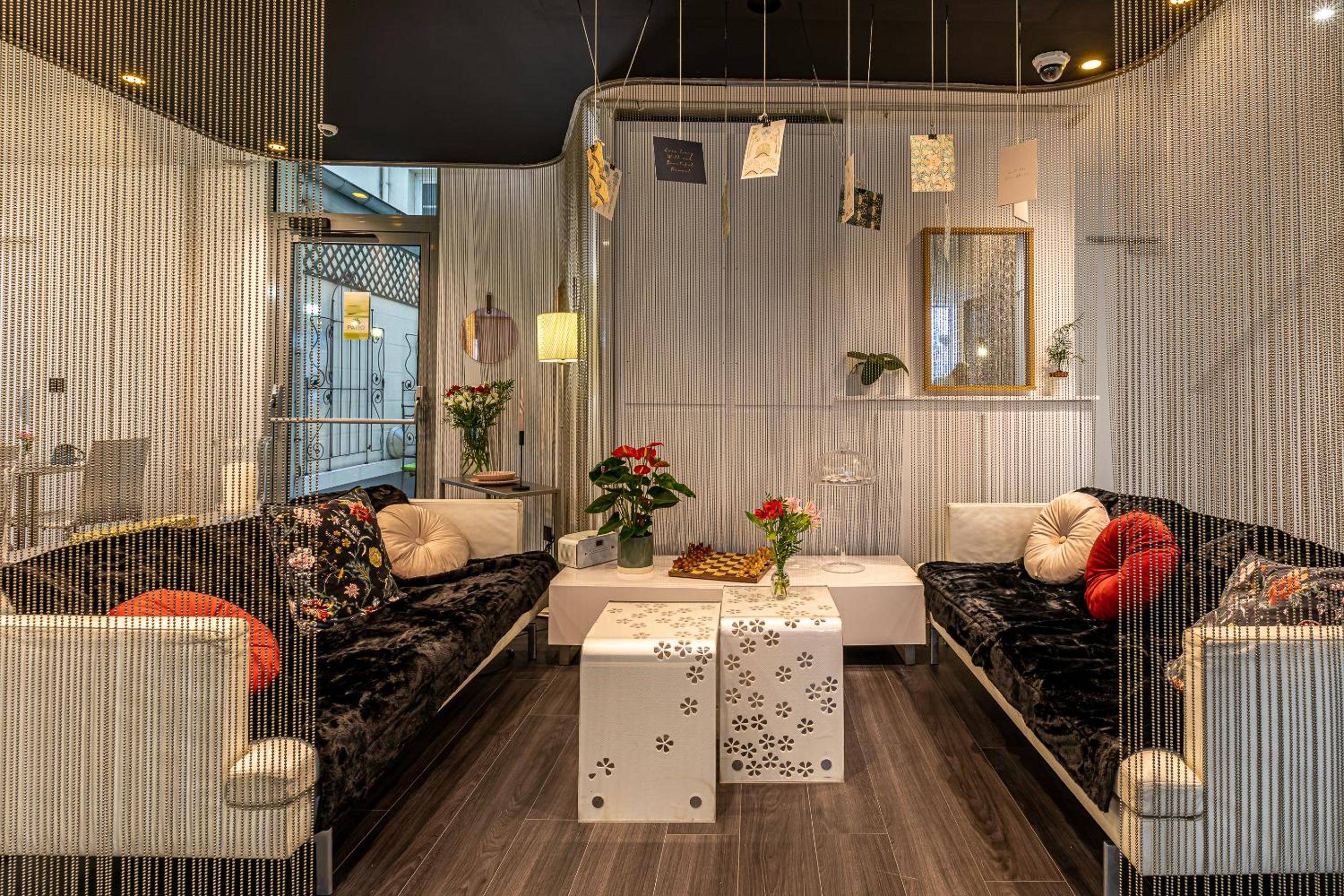 Hotel Glasgow Monceau by Patrick Hayat