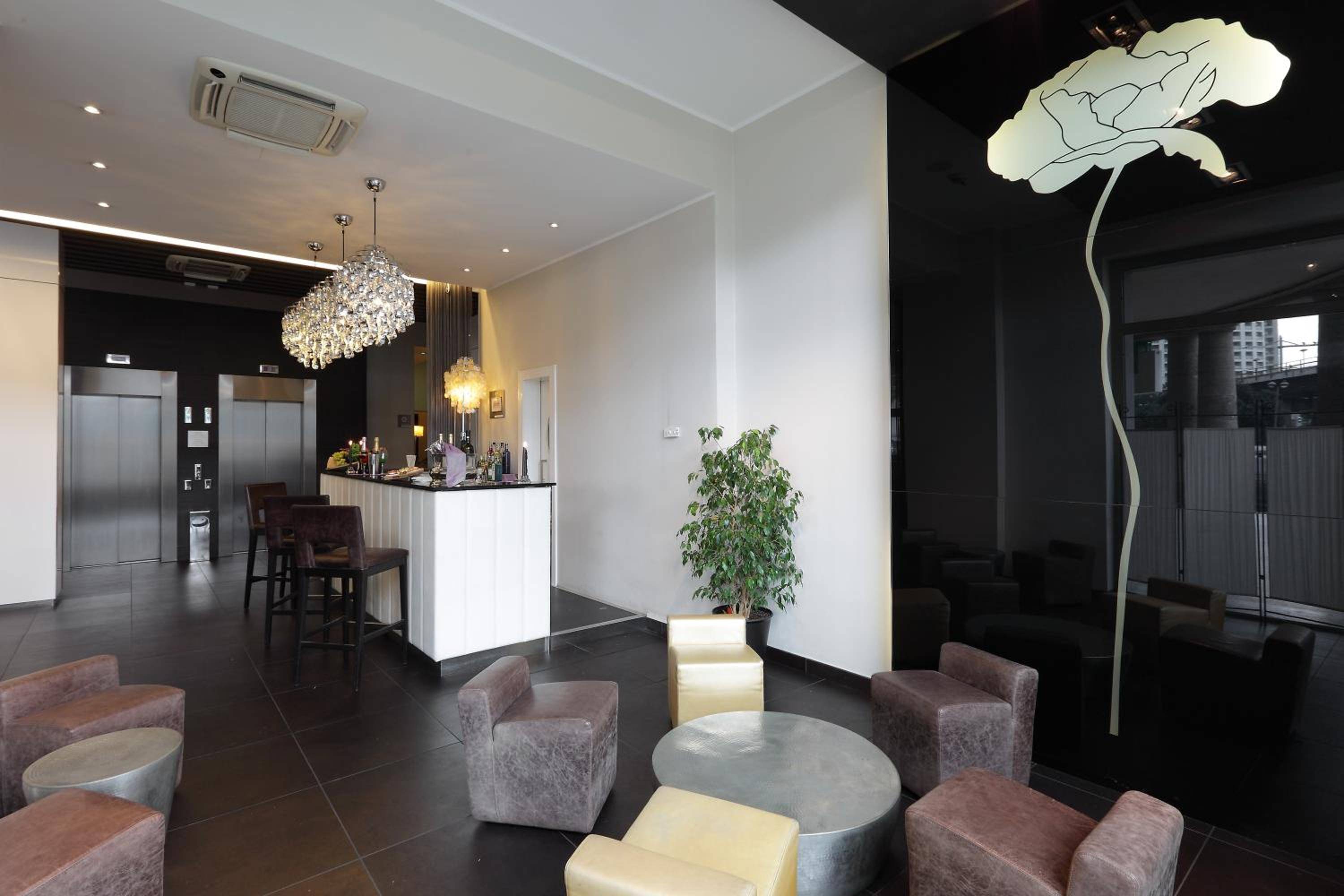 Holiday Inn Genoa City, an IHG Hotel
