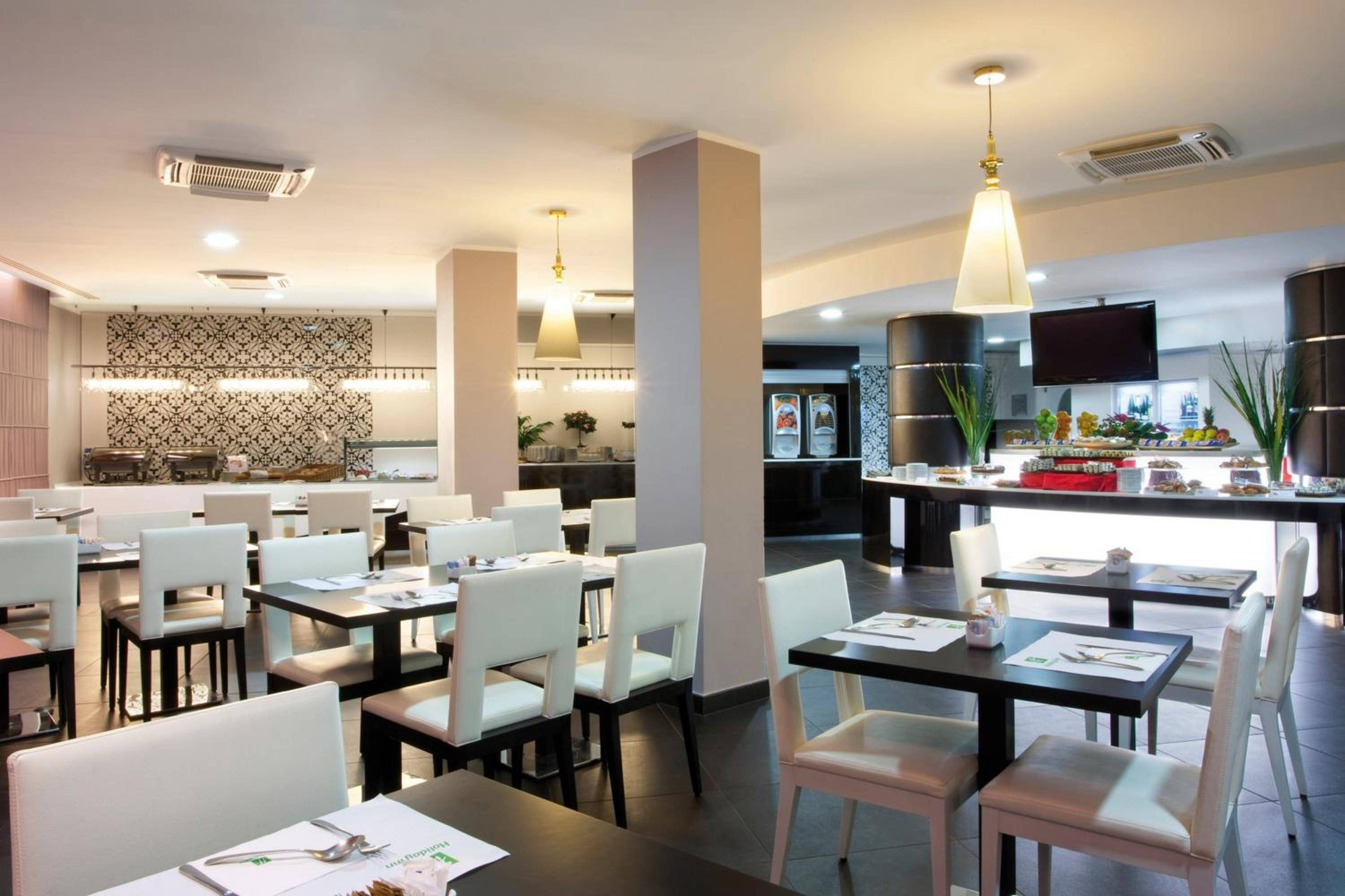Holiday Inn Genoa City, an IHG Hotel