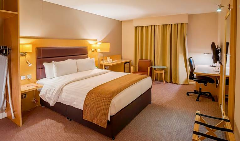 Holiday Inn London Brentford Lock
