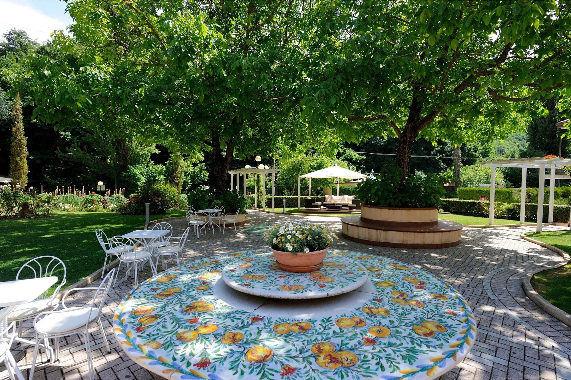 Guesia Village Hotel & Spa