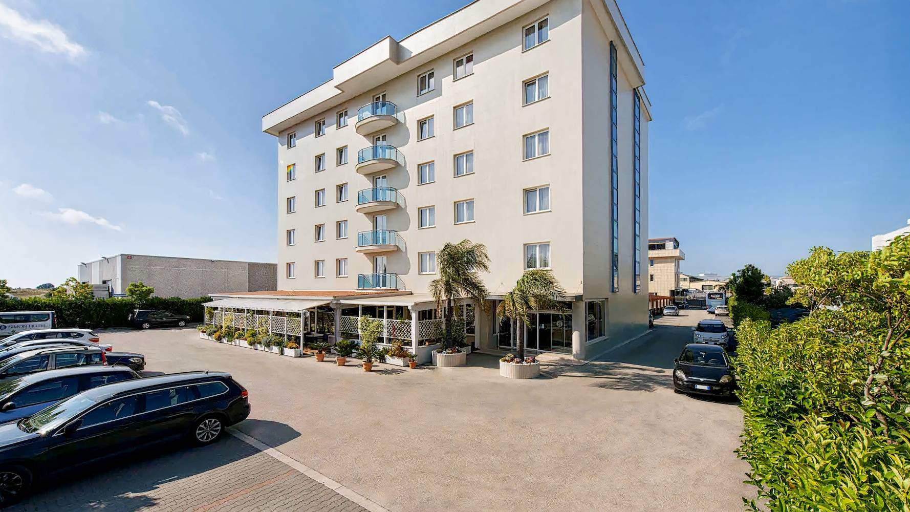 Simon Hotel 