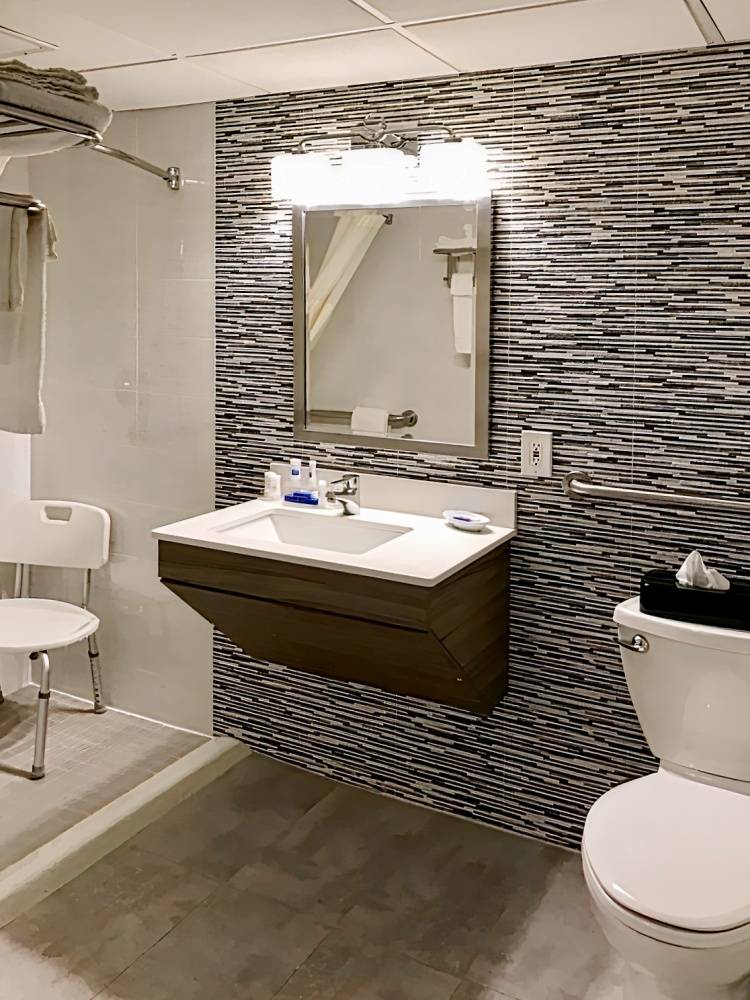 Best Western Plus Brooklyn Bay Hotel, Sheepshead Bay : -45% during the