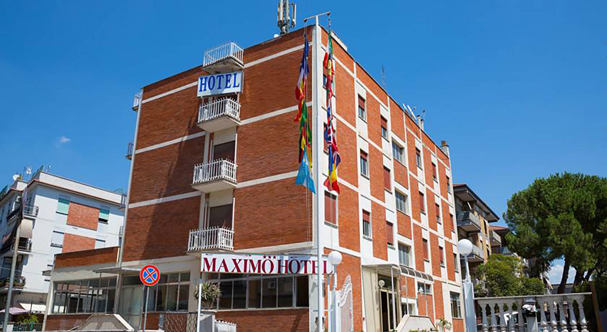 Hotel Maximo