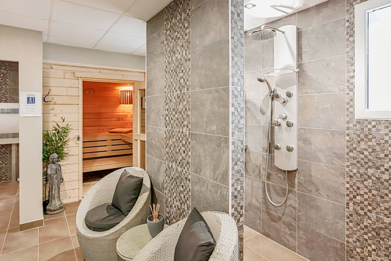 Logis Hotel Restaurant & SPA Au Comte d'Ornon