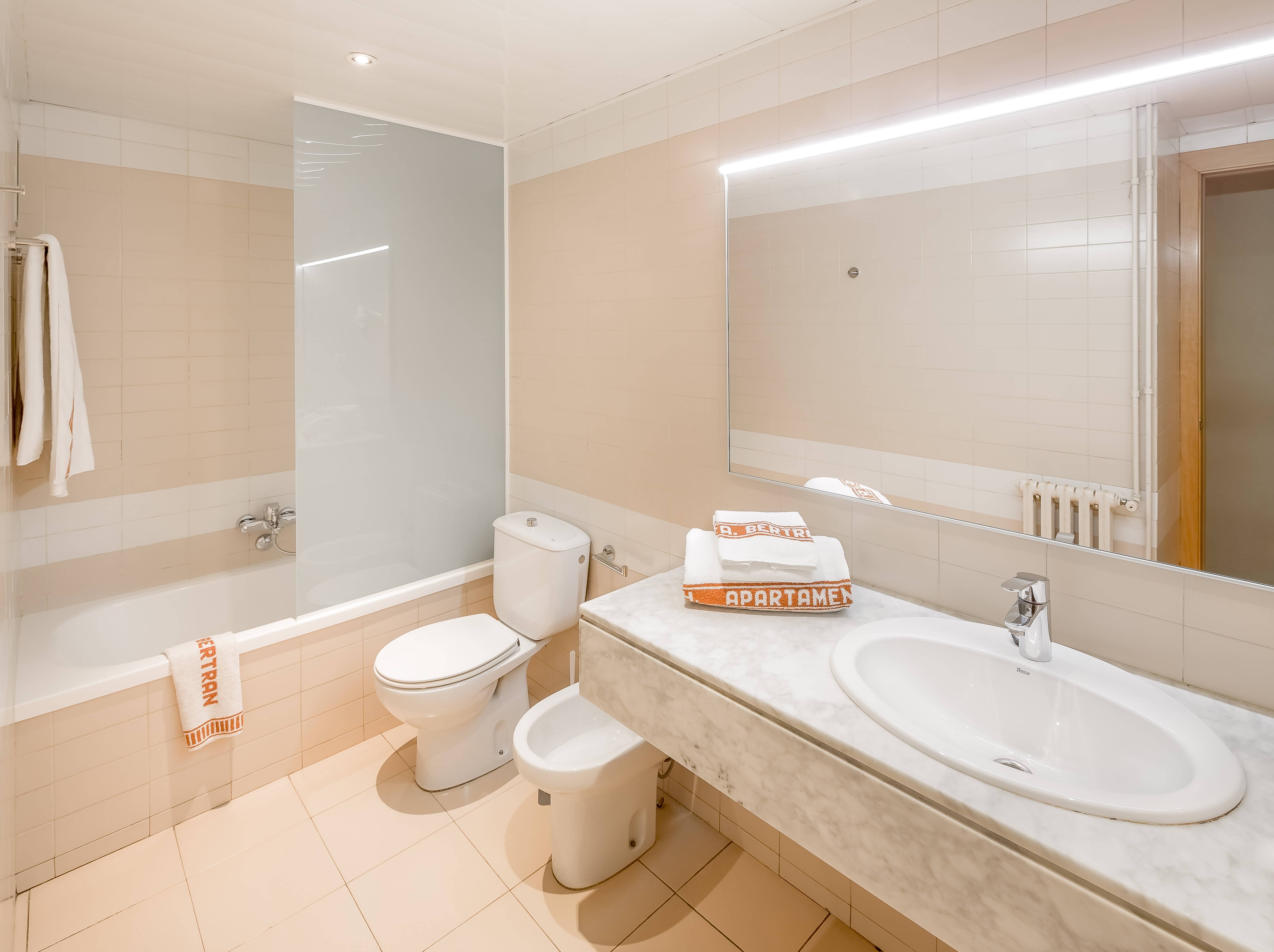 Aparthotel Bertrán