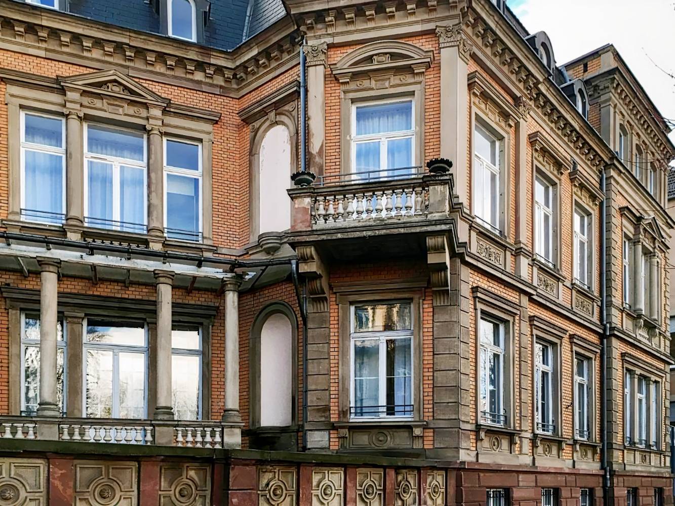 Adonis Strasbourg
