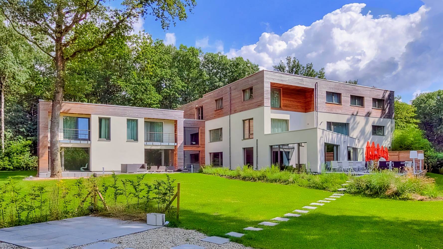 Utopia Hotel Mons