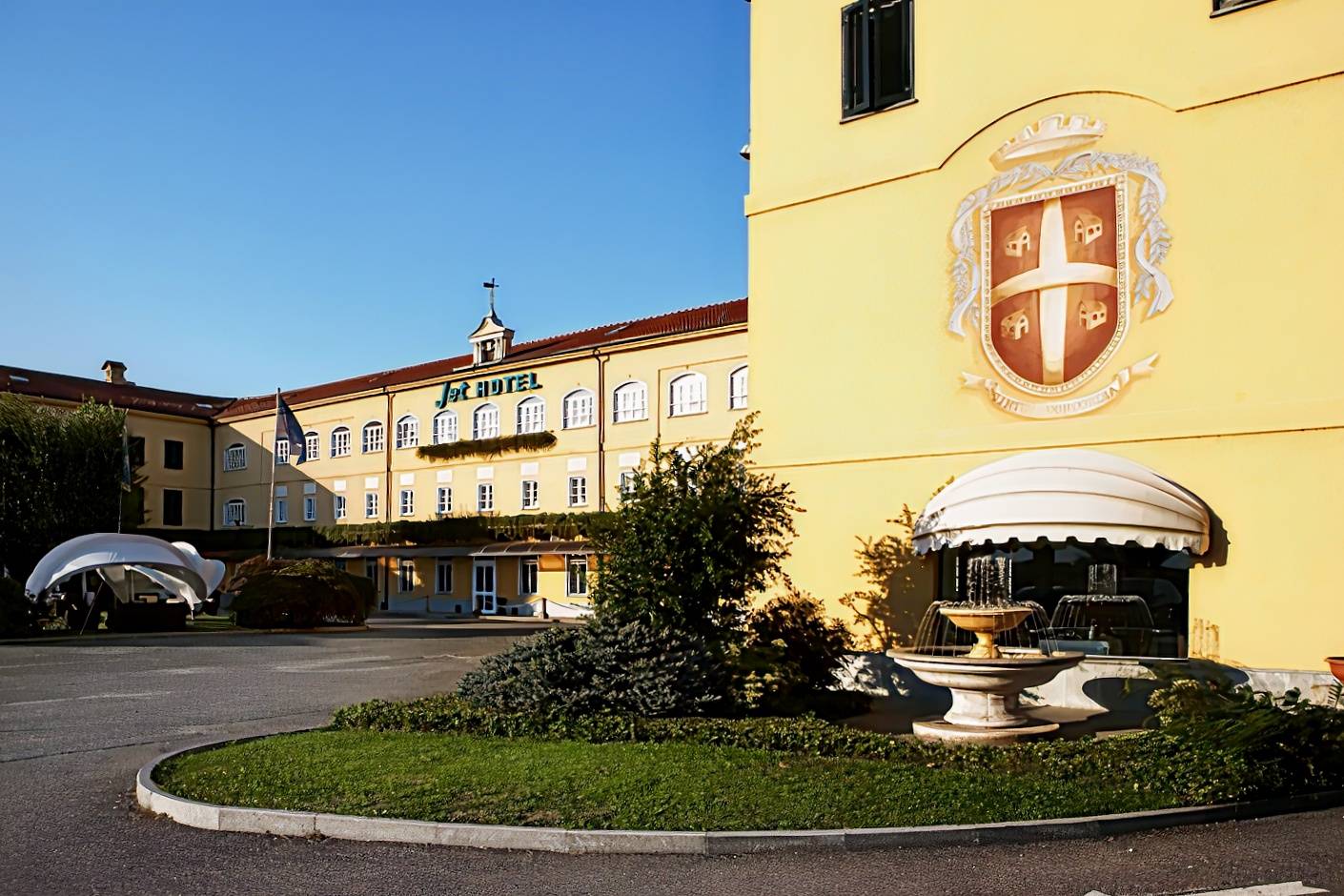 Jet Hotel
