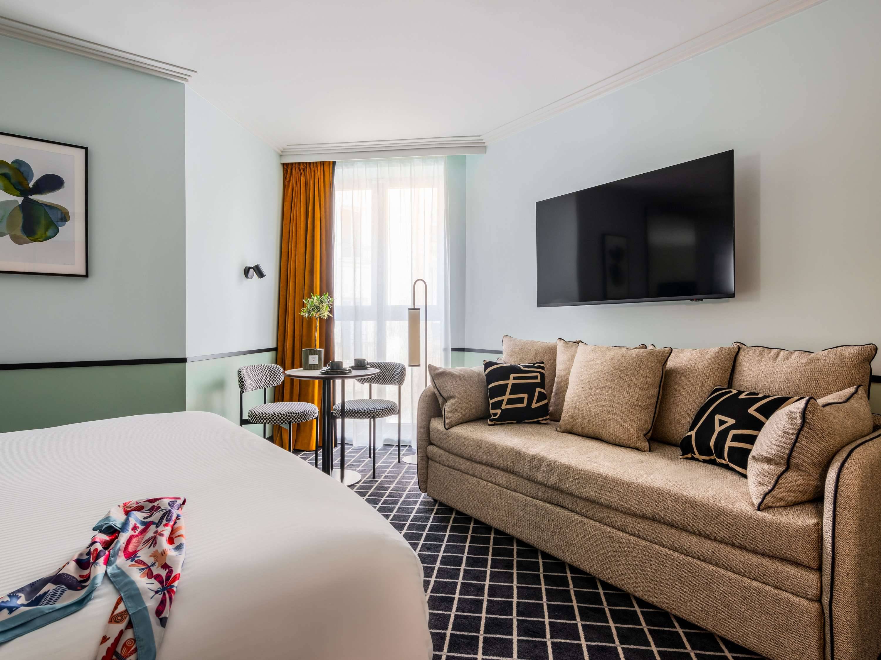 Hotel Faubourg Galant Paris, Handwritten Collection