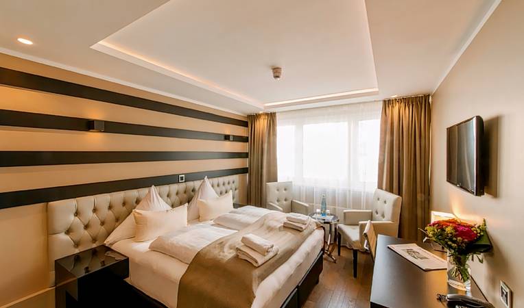 Skyline Hotel