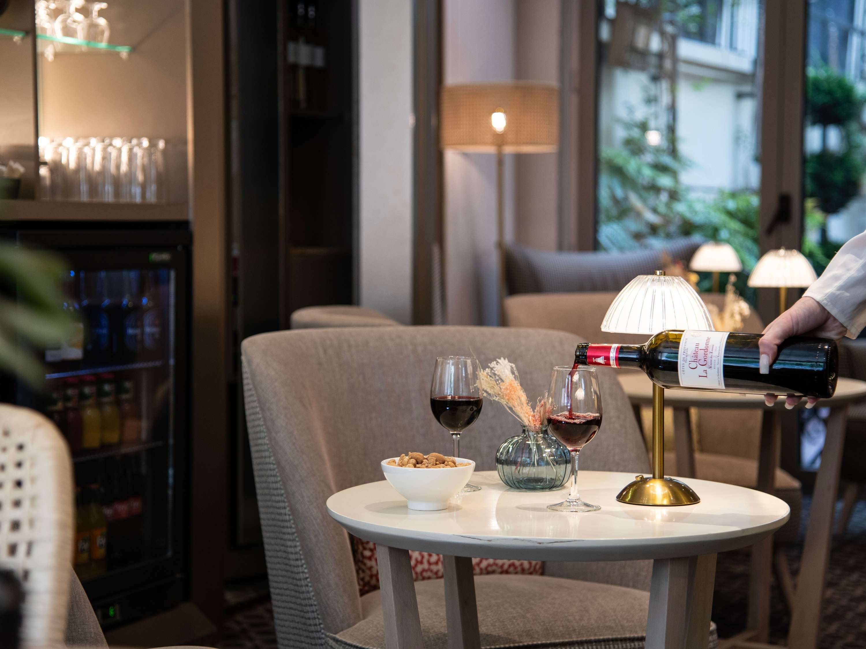 Mercure Paris Montparnasse Raspail Hotel