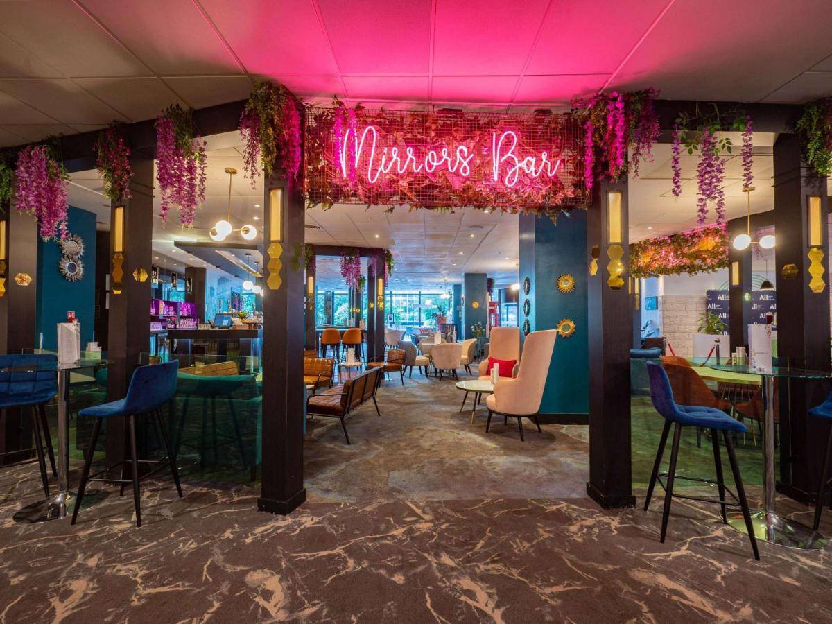 Novotel London West