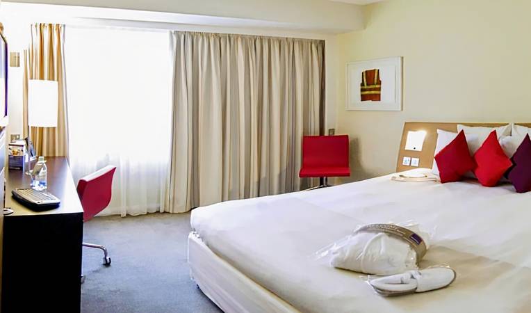 Novotel London West