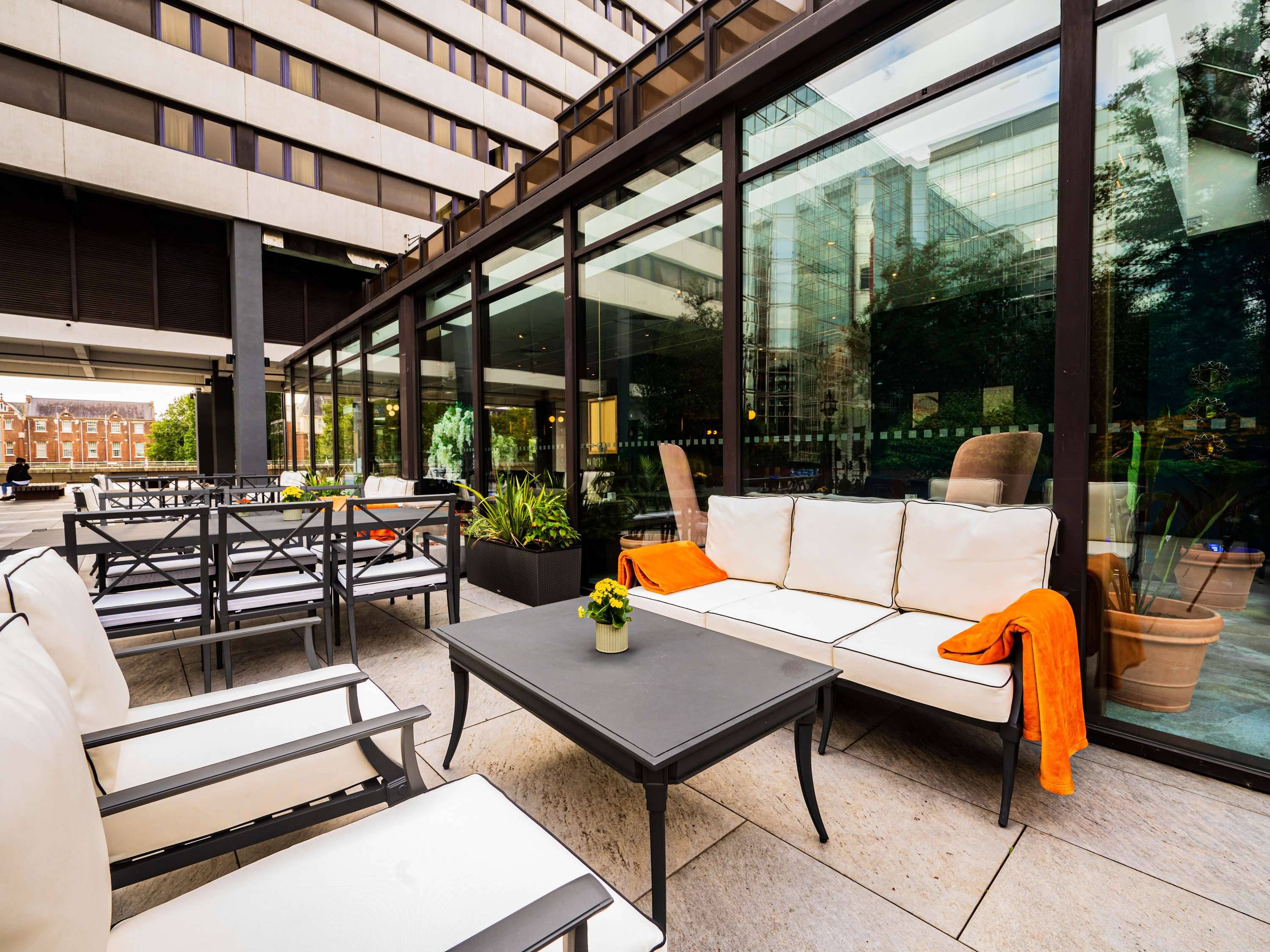Novotel London West