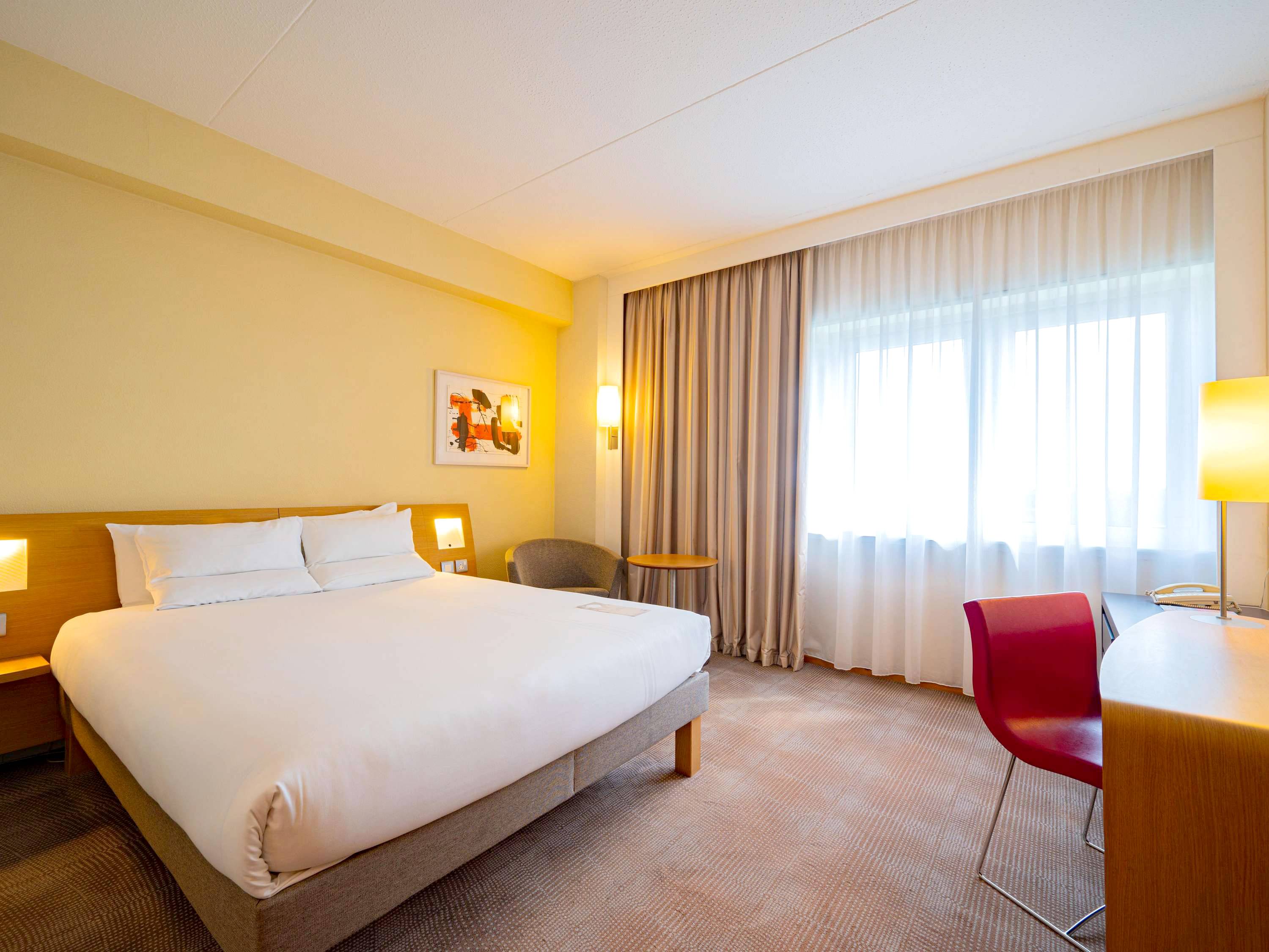 Novotel London West
