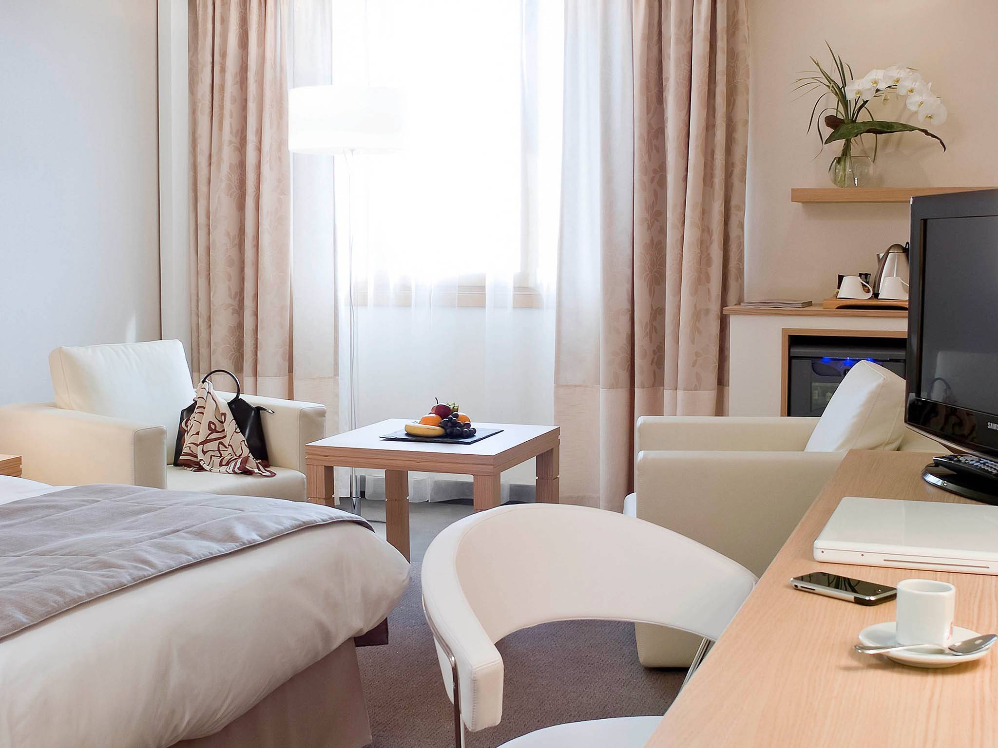 Mercure Paris Velizy Hotel