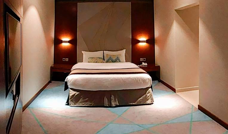 Versailles by Raviz Hotel