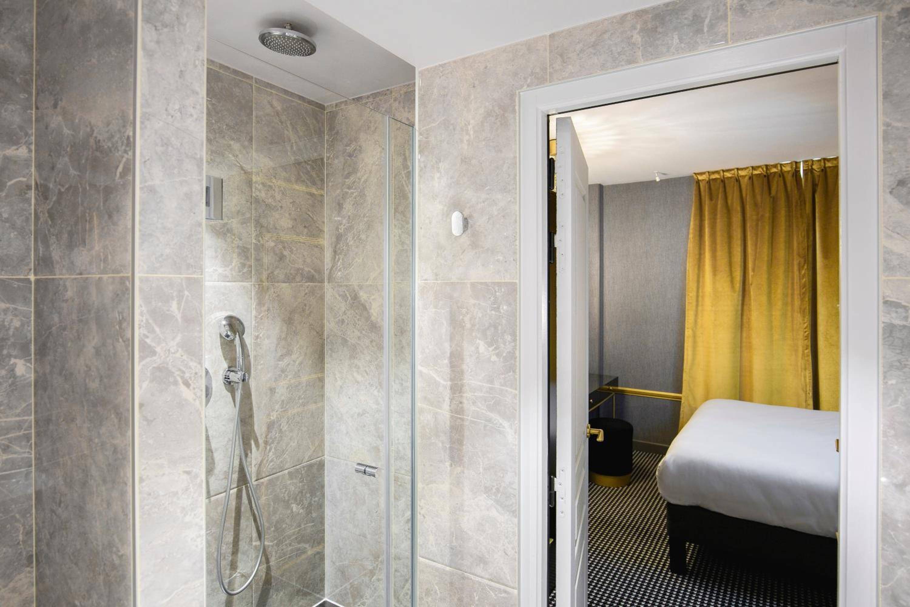 Snob Hotel by Elegancia