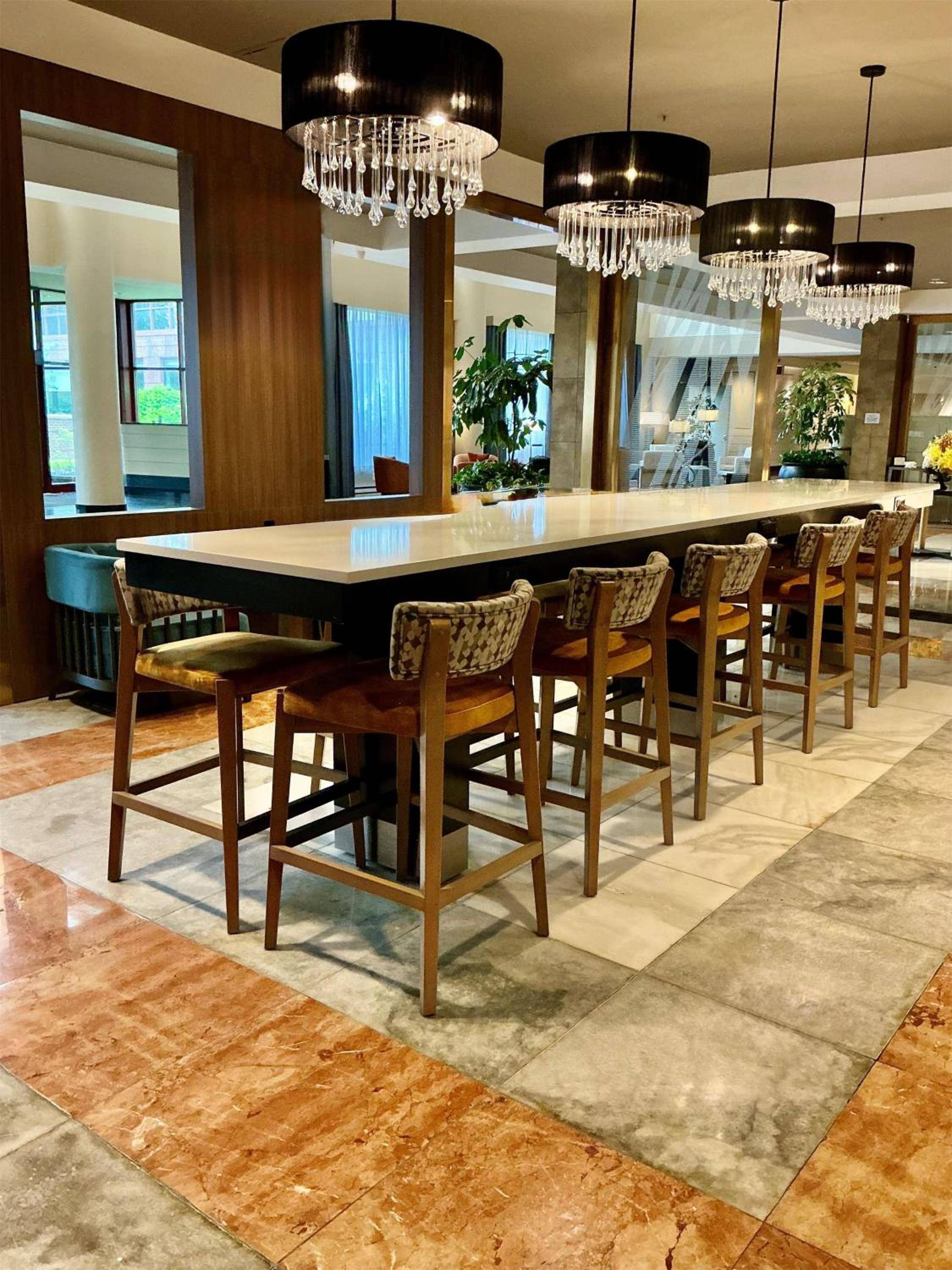 LaGuardia Plaza Hotel